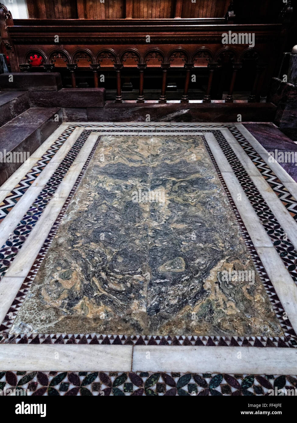 La chiesa a Hoarwithy, Herefordshire è affascinante mosaici e sculture, finanziato da Thomas Hutchinson Foto Stock