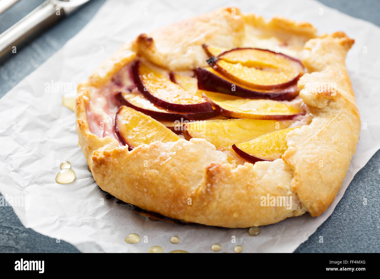 Yogurt e pesche noci galette Foto Stock