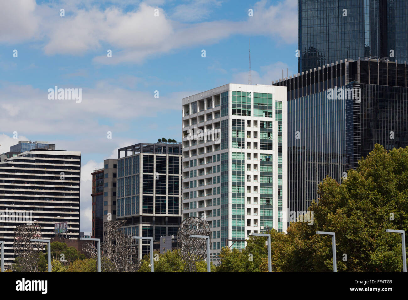 Vista ingrandita di elevato aumento edifici per uffici e grattacieli di Melbourne Foto Stock