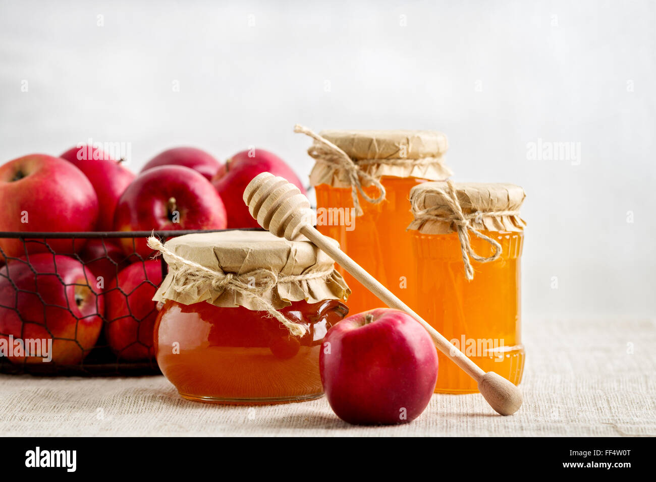 Il miele e le mele. Stile rustico. Foto Stock