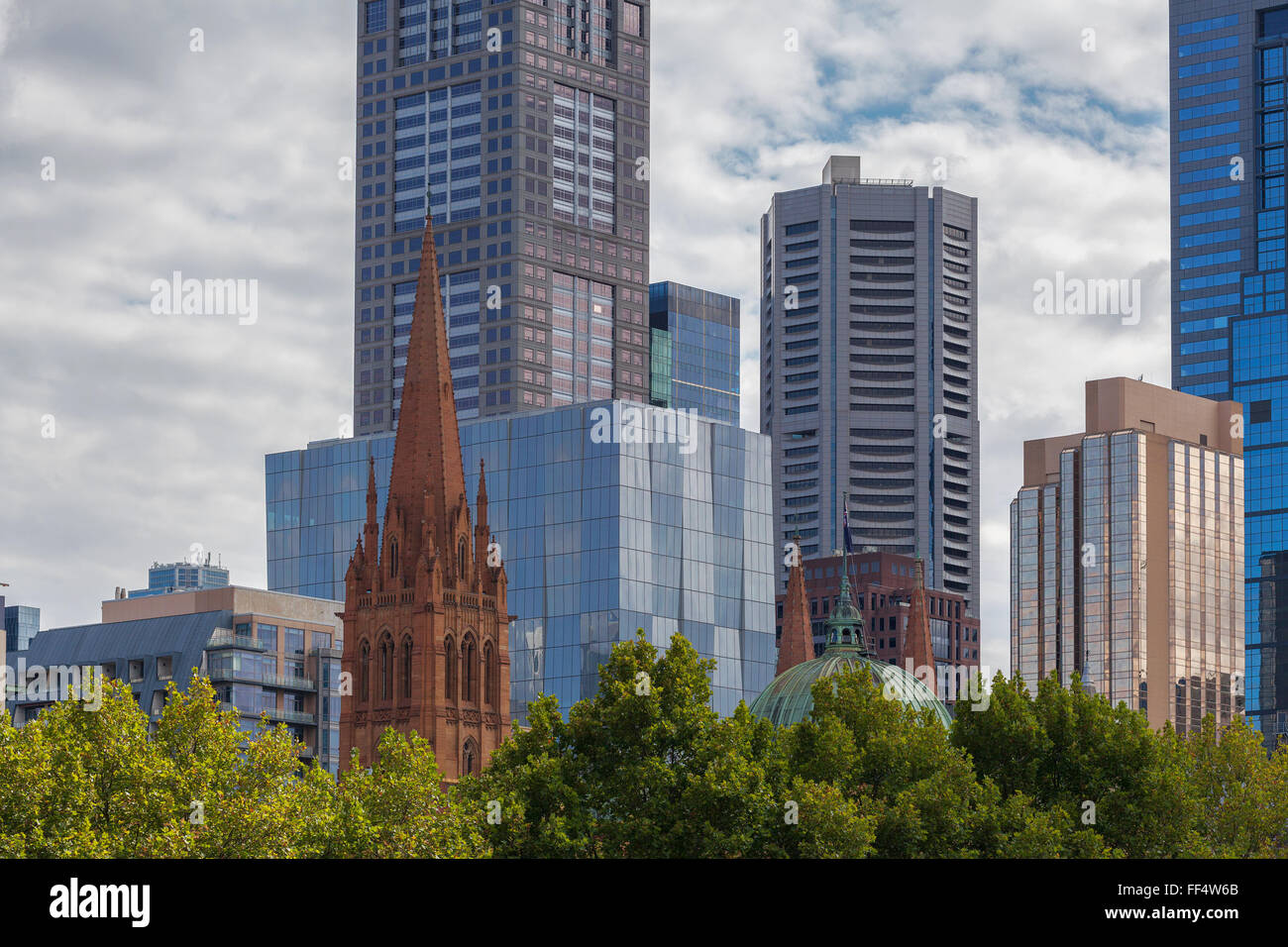 Vista ingrandita di elevato aumento edifici per uffici e grattacieli di Melbourne Foto Stock