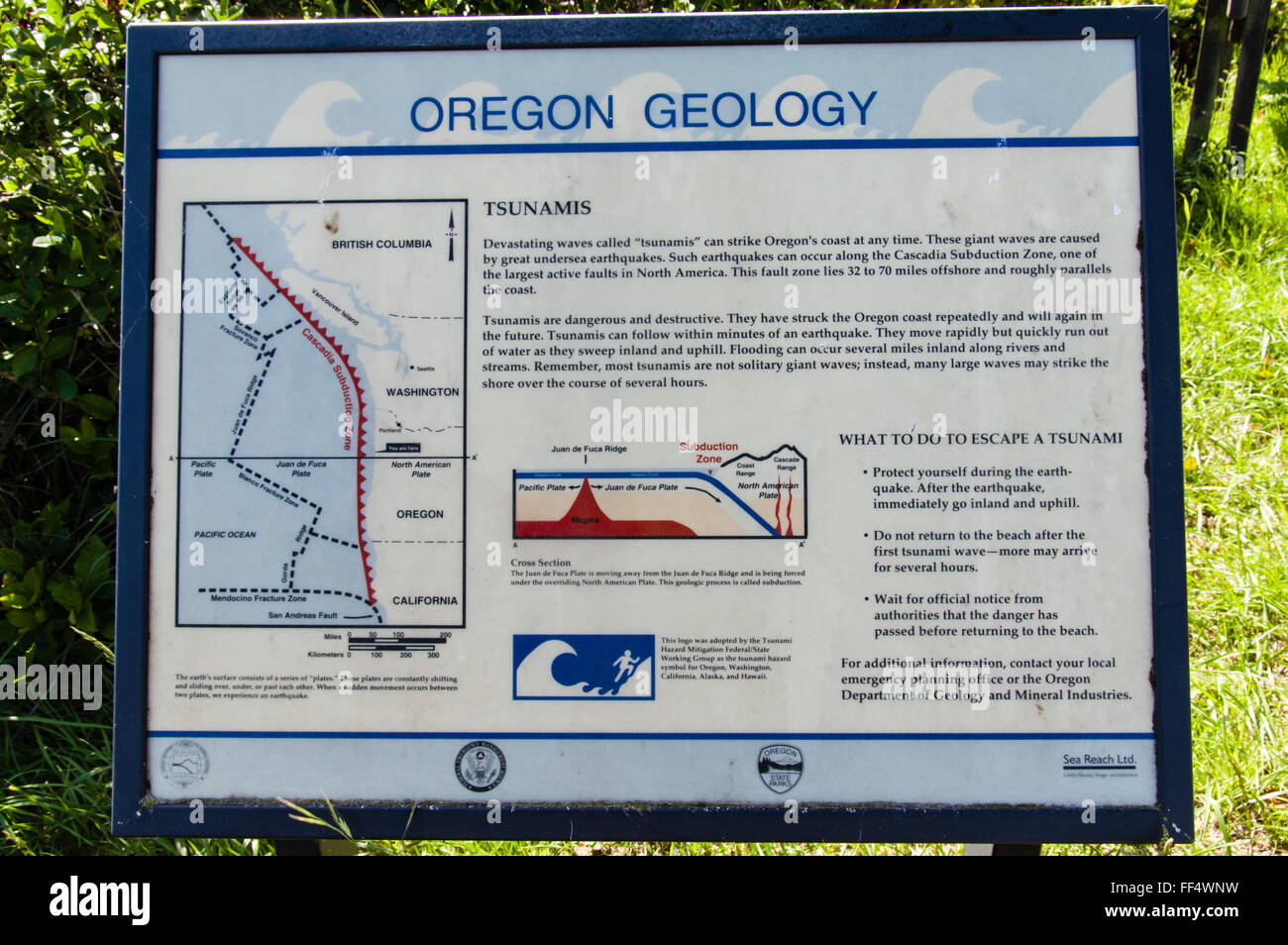 Segno spiegando Tsunami e sicurezza costiere sulla costa dell'Oregon Foto Stock