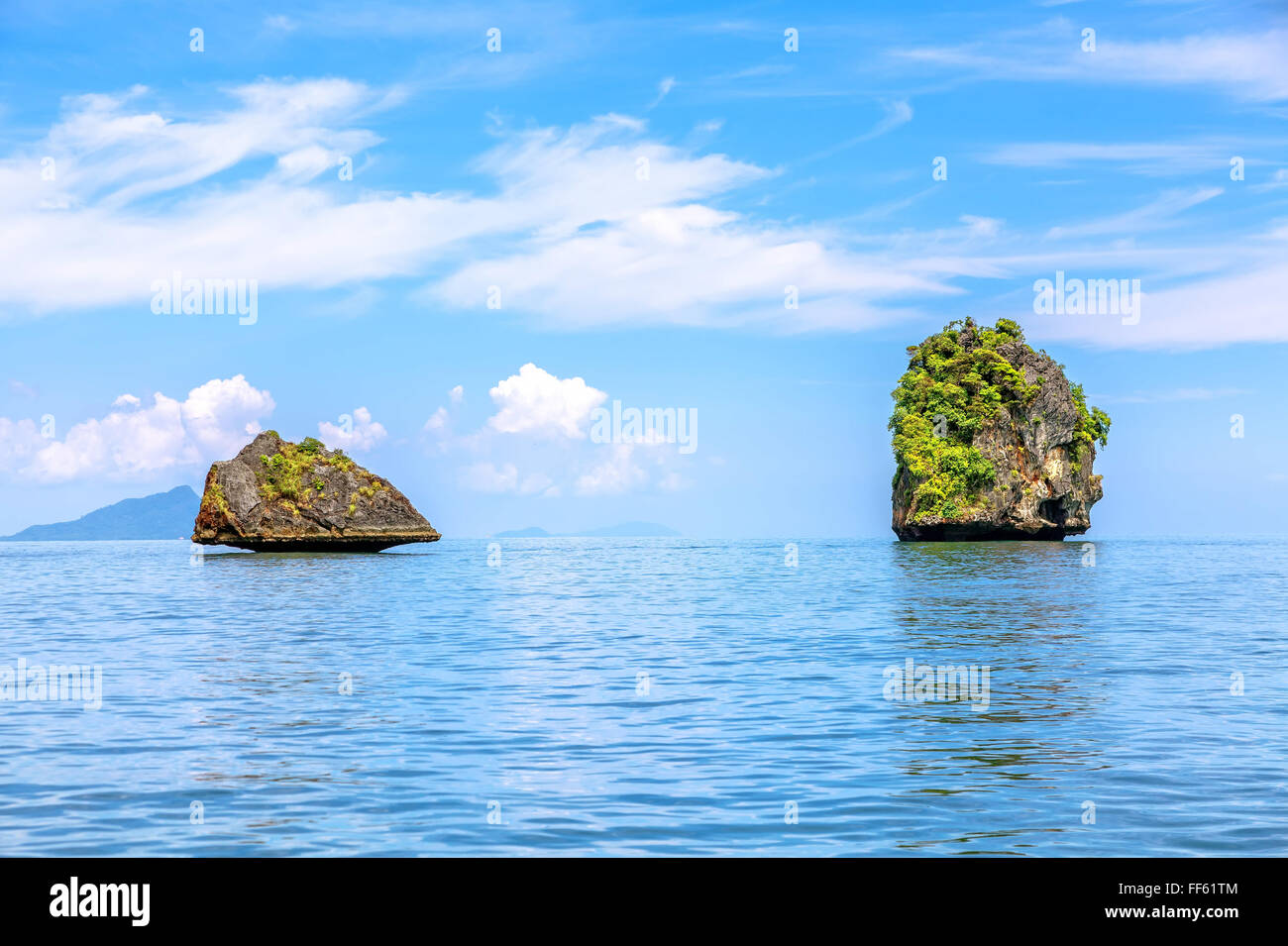 Le isole tropicali del mare delle Andamane in Thailandia Foto Stock