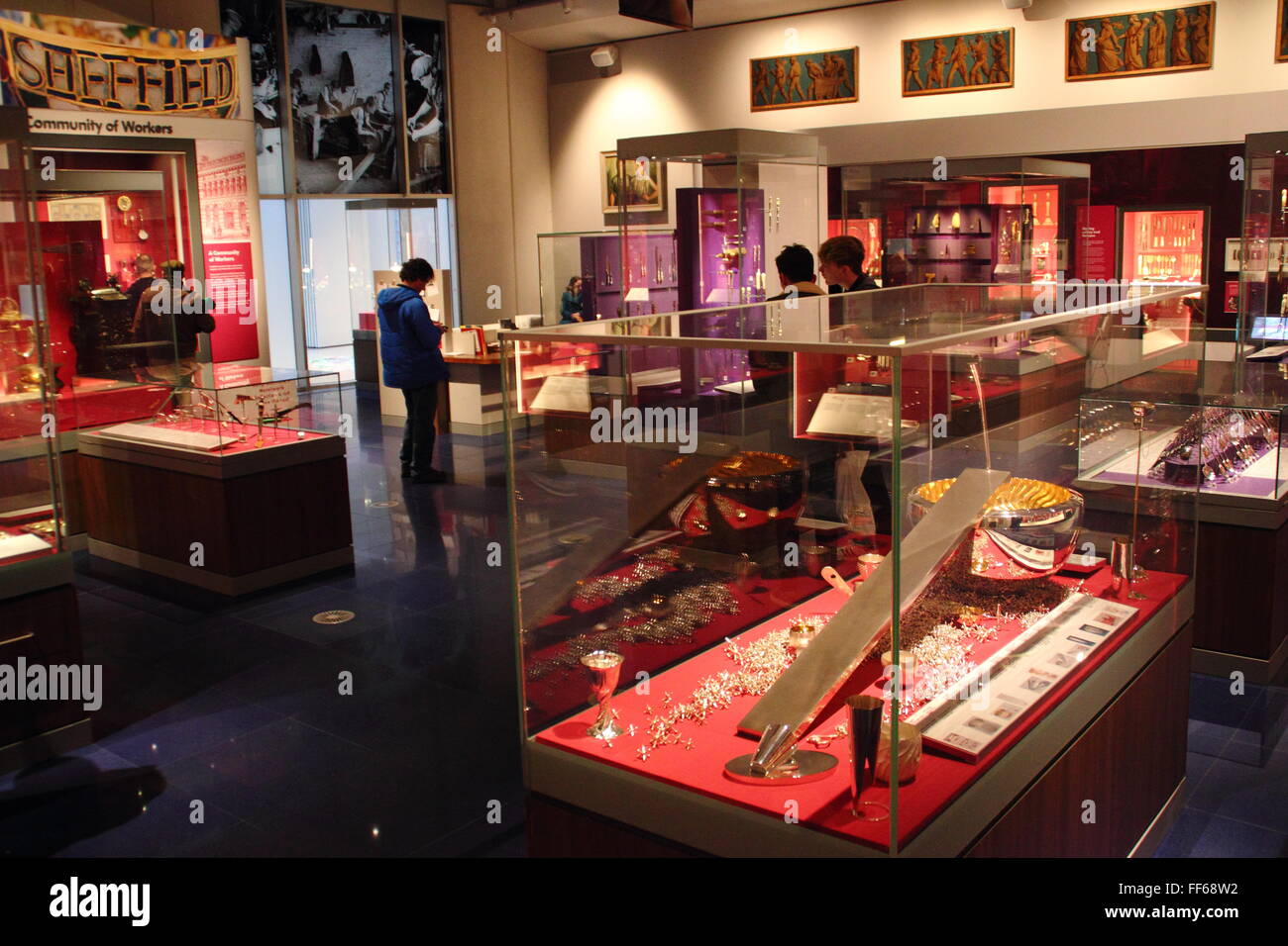 La lamiera di raccolta nella Galleria Milliennium, Sheffield South Yorkshire England Regno Unito - solo uso editoriale. Foto Stock