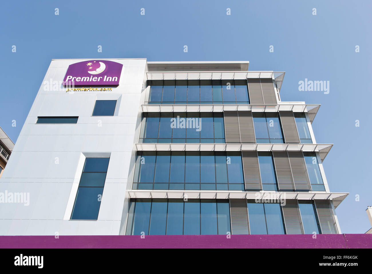 Premier Inn Hotel, Ealing, London progettato dagli architetti MAA Foto Stock