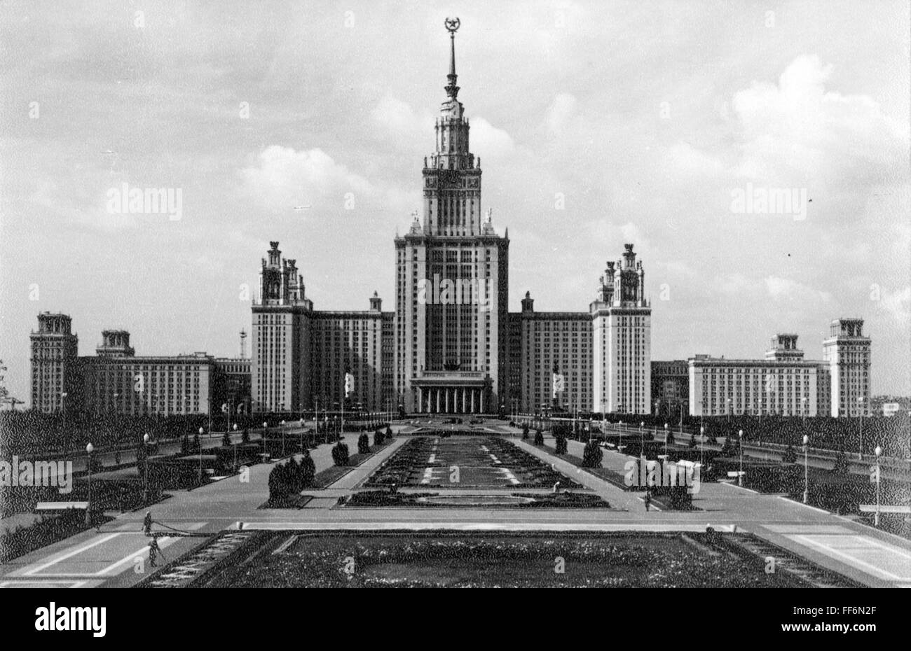 Geografia / viaggio, Russia, Mosca, edifici, Lomonosov Moskow state University, vista esterna, edificio principale, costruito da Lew Rudnew (1885 - 1956), 1947 - 1953, cartolina fotografica, anni 60, diritti aggiuntivi-clearences-non disponibile Foto Stock