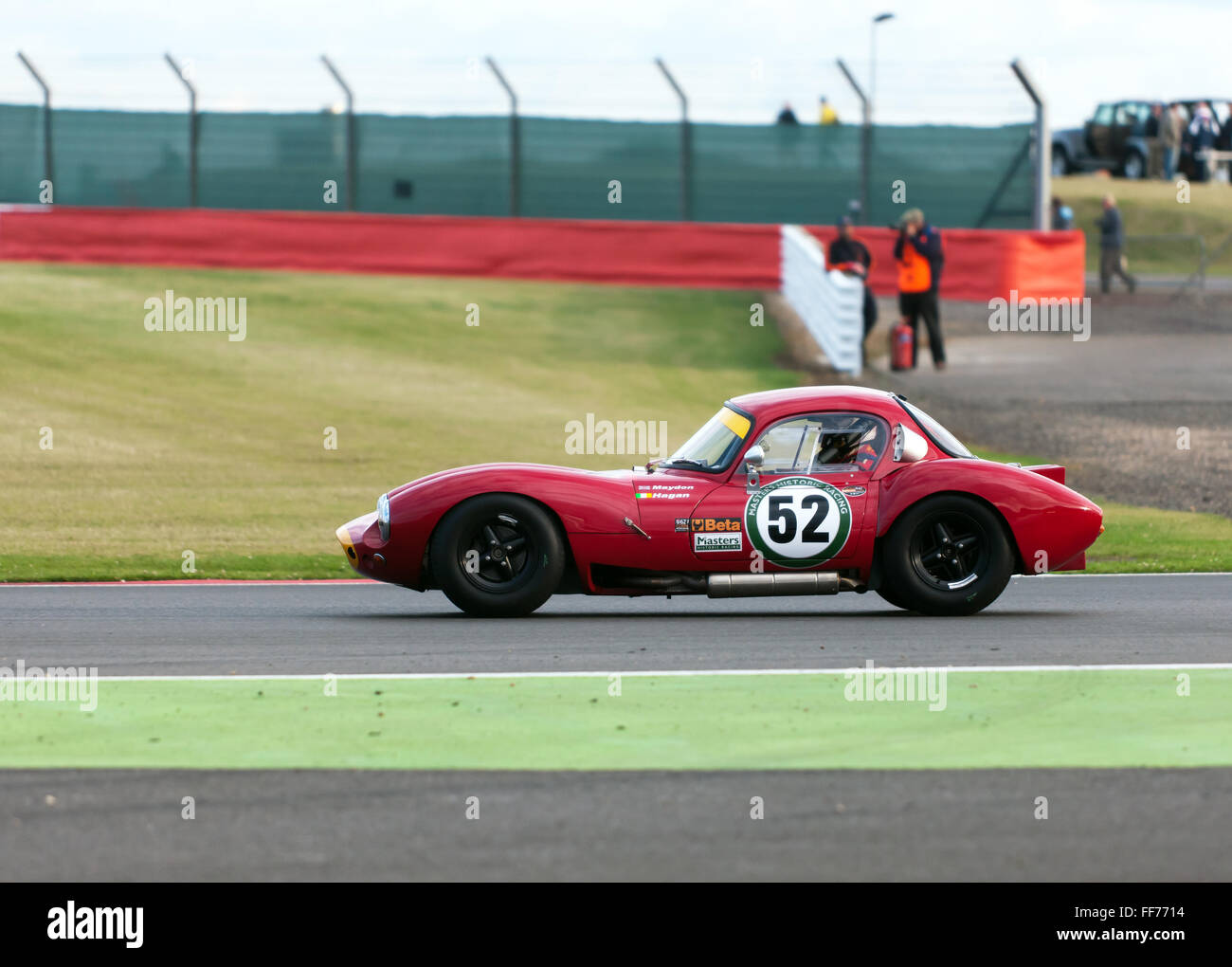 Una Ginetta G4R in lizza nella battaglia a getto del Trofeo Gran Bretagna a Silverstone 2015 Classic. Foto Stock