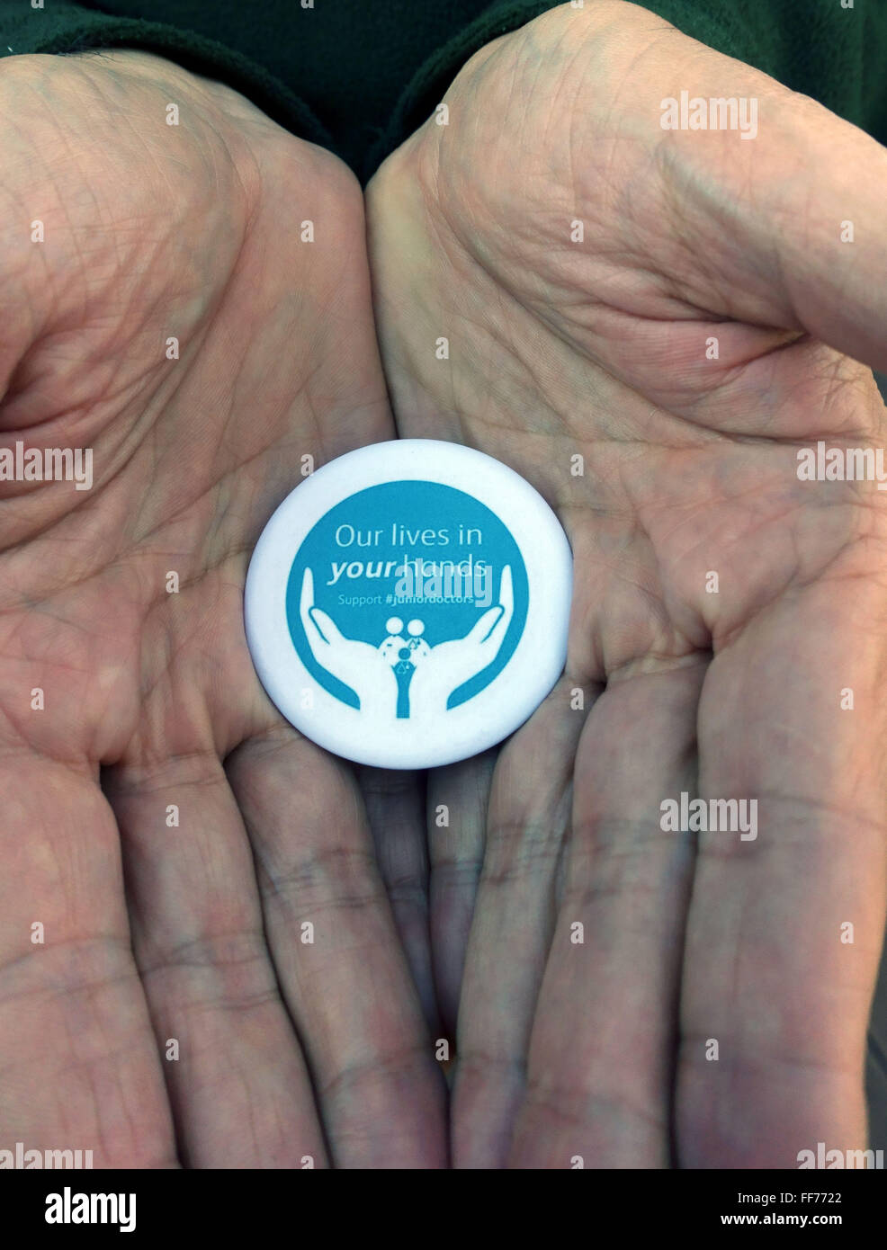 Junior i medici ospedalieri' sciopero, Kings College Hospital di Londra - badge sostenitore Foto Stock