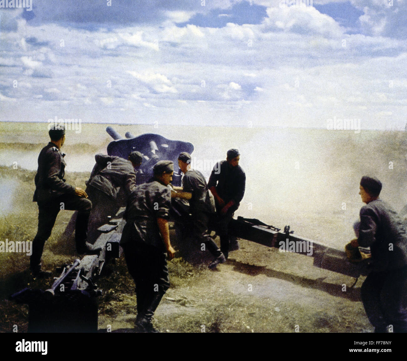 Eventi, seconda guerra mondiale / seconda guerra mondiale, Wehrmacht tedesco, howitzer campo leggero 18 in posizione di fuoco, circa 1940, Additional-Rights-clearences-non disponibile Foto Stock