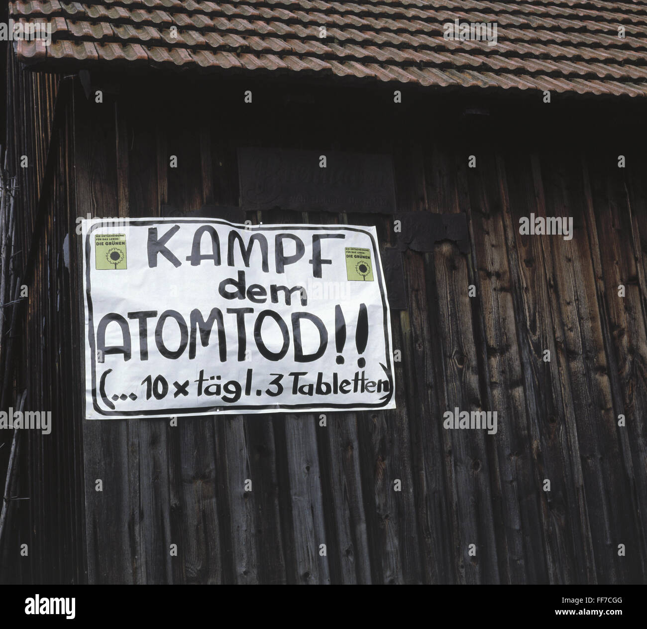 Geografia / viaggio, Germania, politica, dimostrazioni, poster contro l'energia nucleare, dopo Chernobyl, fine aprile 1986, diritti aggiuntivi-clearences-non disponibile Foto Stock