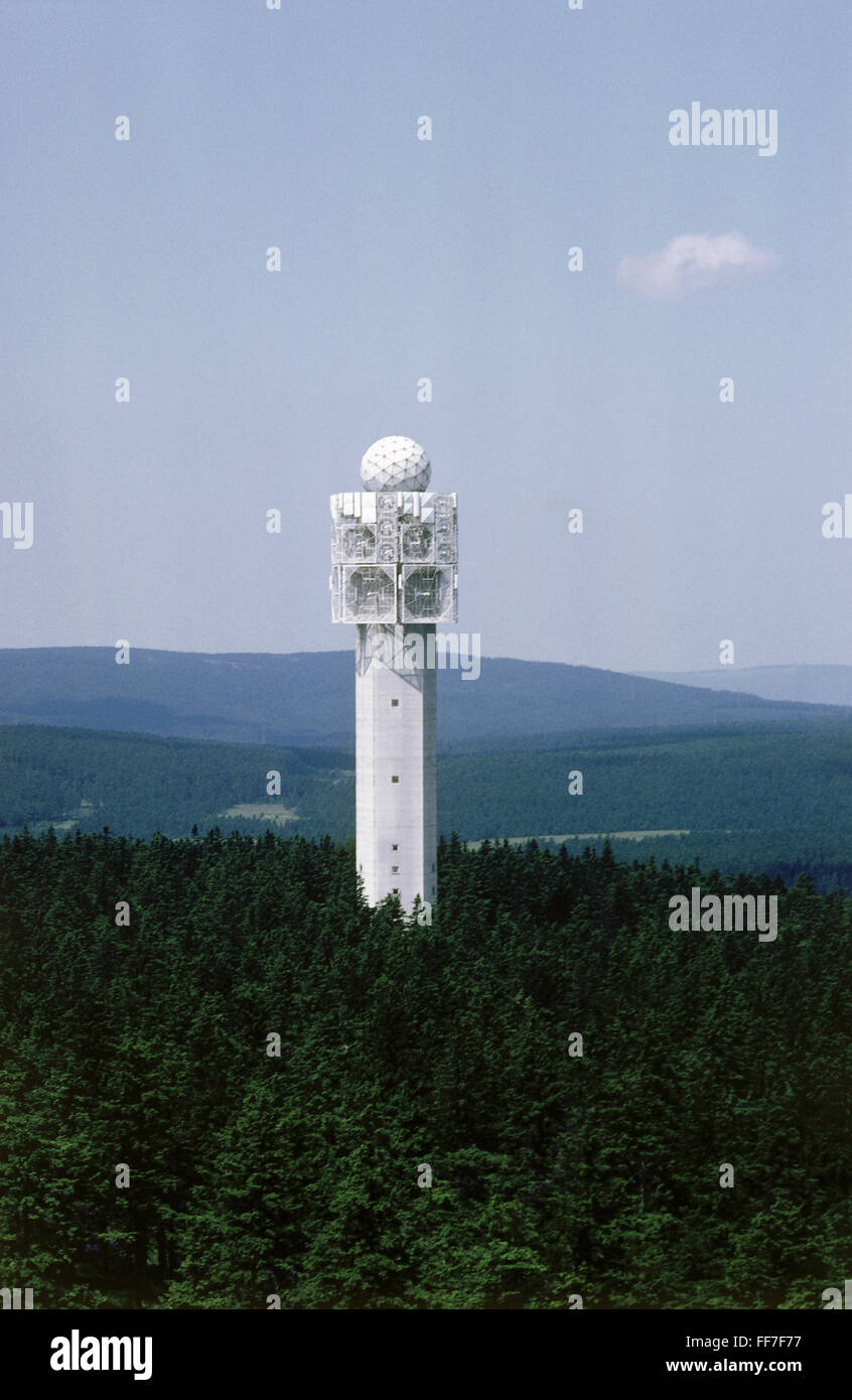 Geografia / viaggio, Germania, Germania-Est, torre radar al confine con la Germania-Ovest nelle montagne di Harz, anni 80, diritti aggiuntivi-clearences-non disponibile Foto Stock