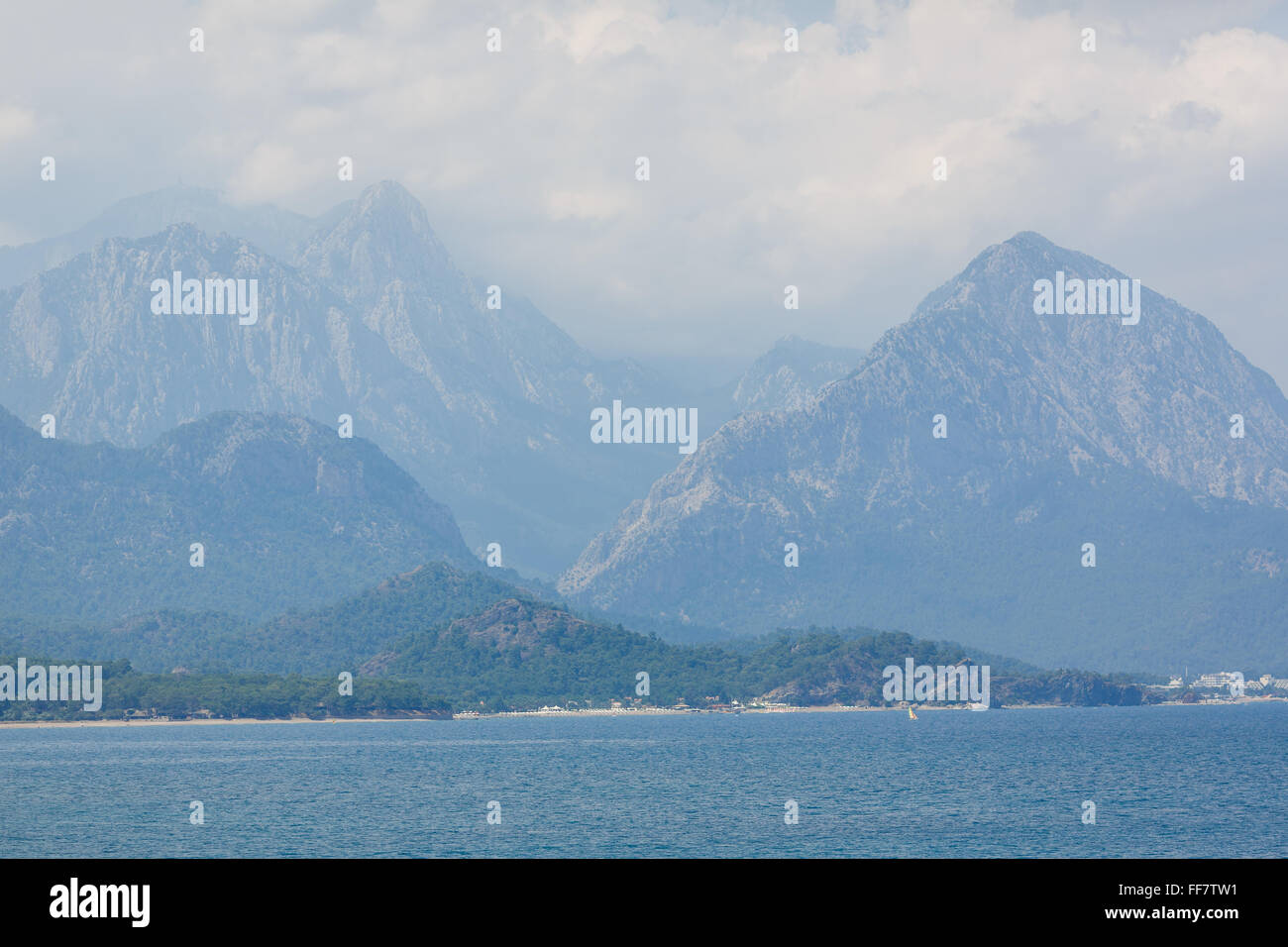 Vista del mar Mediterraneo in estate Foto Stock