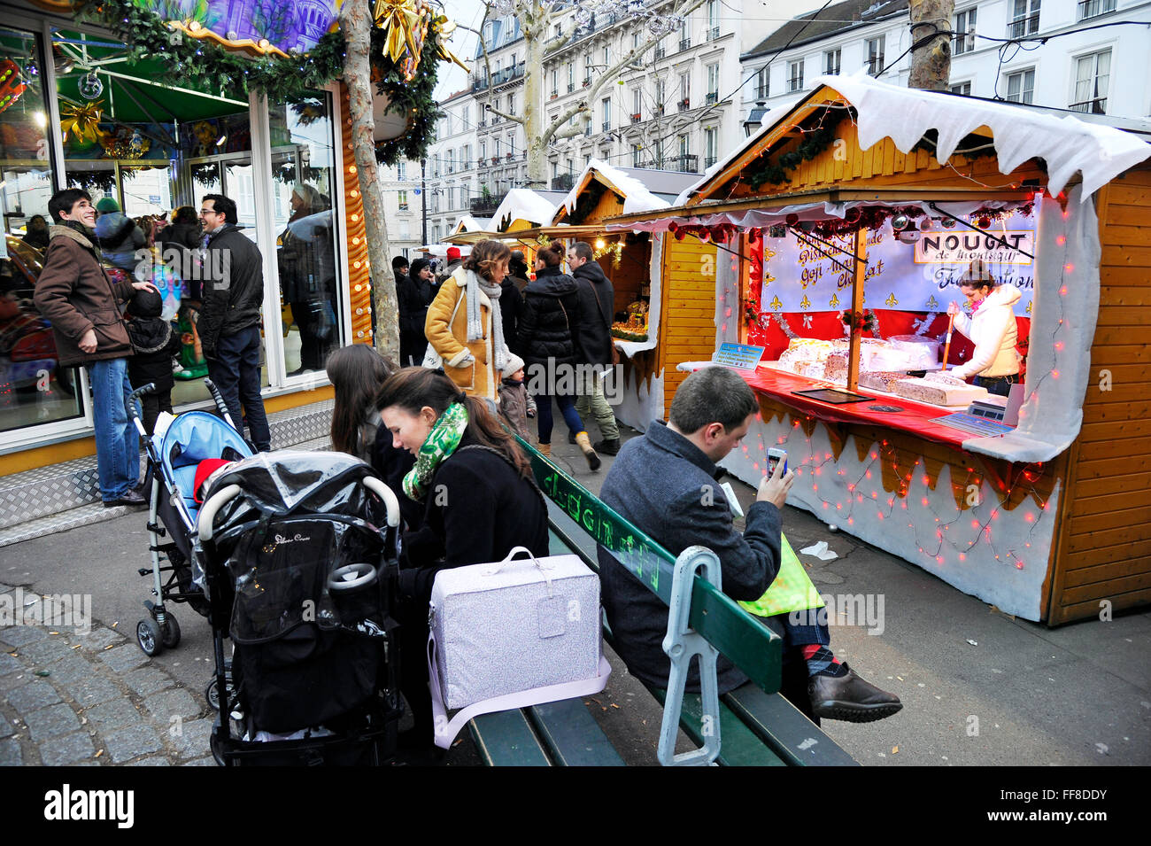Mercatino di Natale di Abbesses street, Montmartre, Parigi Foto Stock