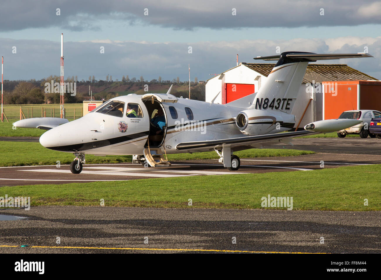 Un Eclipse Aviation EA500 Business Jet Executive, registrato negli Stati Uniti, ma visitando Halfpenny Green Airport in Inghilterra. Foto Stock