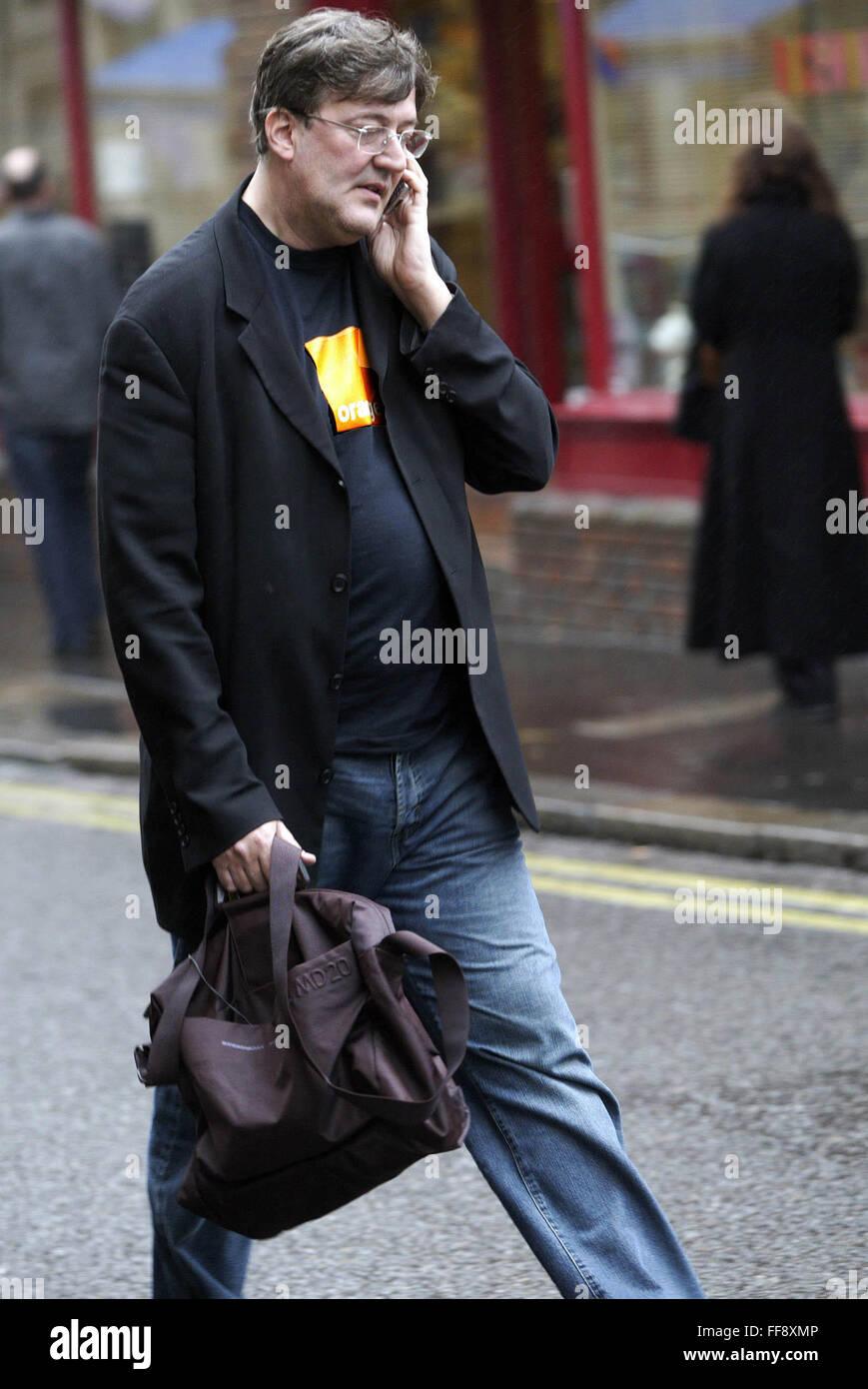 Stephen Fry fuori e circa Soho Londra (immagine di credito©Jack Ludlam) Foto Stock