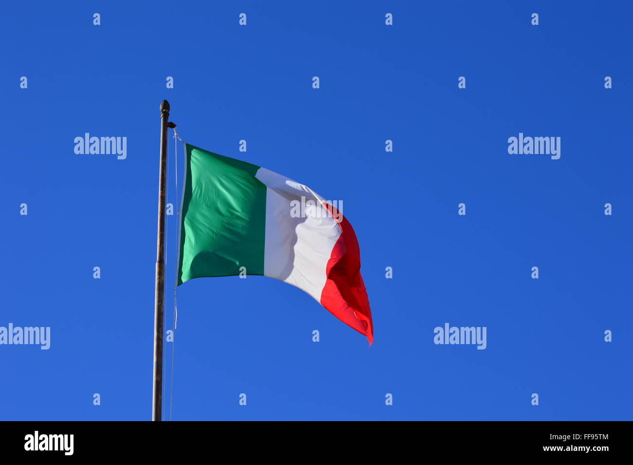 Bandiera Italiana nel vento Foto Stock