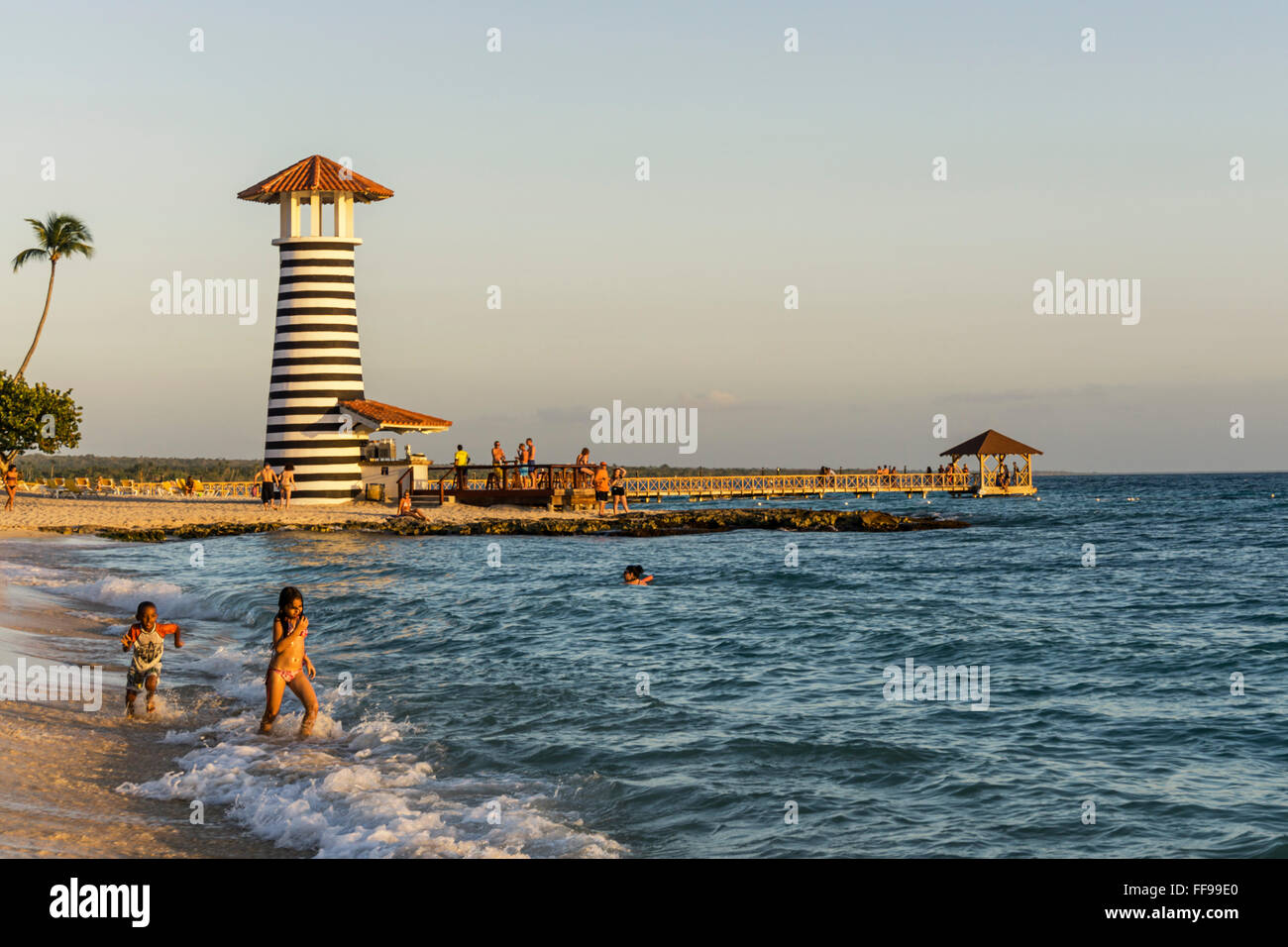 Playa Dominicus, il Lighthouse Beach Bar, tramonto, Iberostar Hacienda Dominicus, Bayahibe, La Romana, Repubblica Dominicana Foto Stock