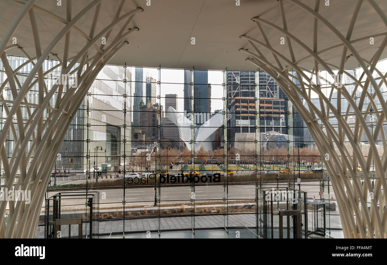 Il padiglione al posto di Brookfield, cercando su West Street per l'occhio e il World Trade Center Foto Stock