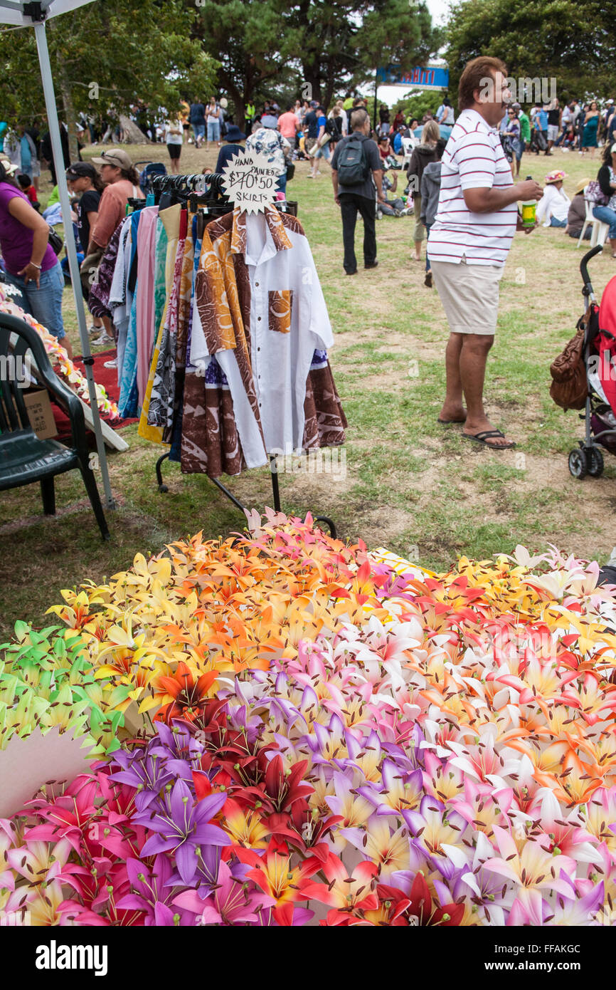 Pubblico dalle isole del Pacifico la visualizzazione gli interpreti di marcia annuale raduno al Festival Pasifika,Auckland, Nuova Zelanda Foto Stock