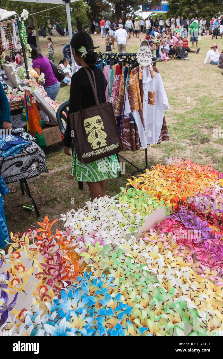 Pubblico dalle isole del Pacifico la visualizzazione gli interpreti di marcia annuale raduno al Festival Pasifika,Auckland, Nuova Zelanda Foto Stock