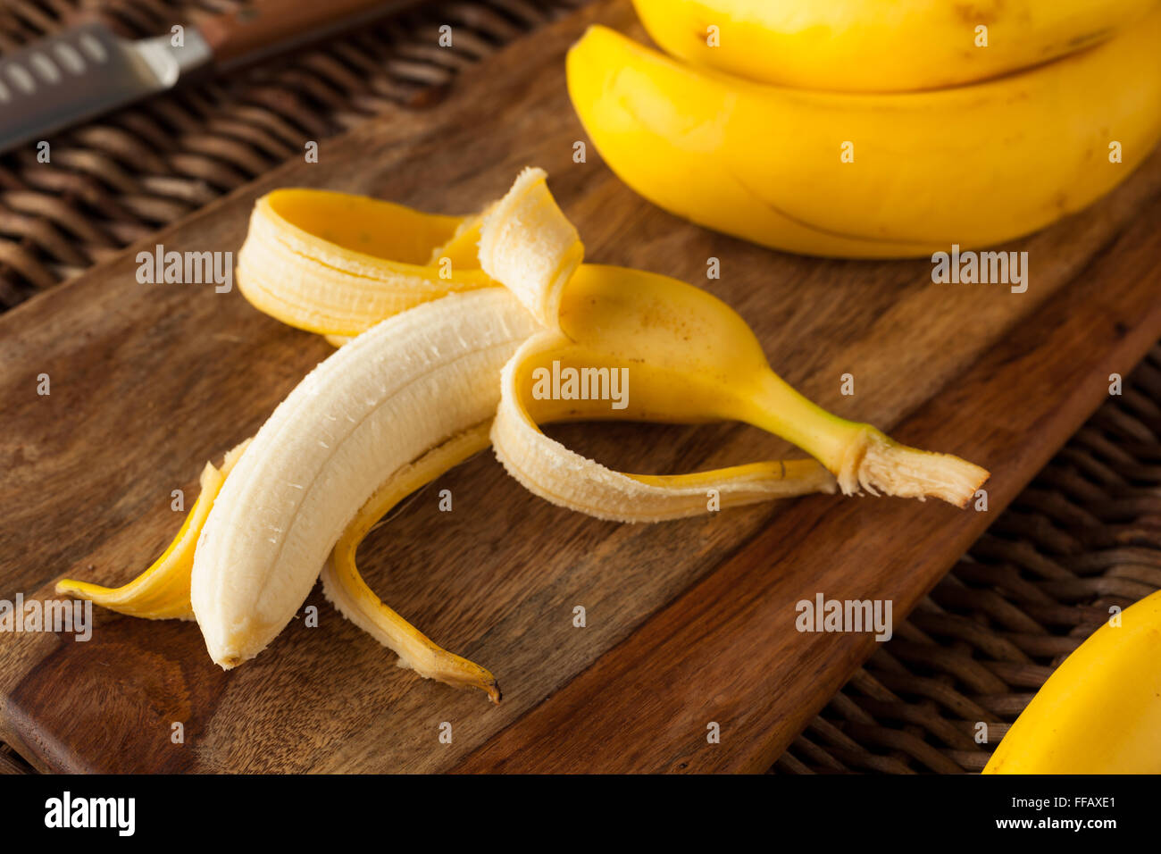 Materie organiche mazzetto di banane pronto a mangiare Foto Stock