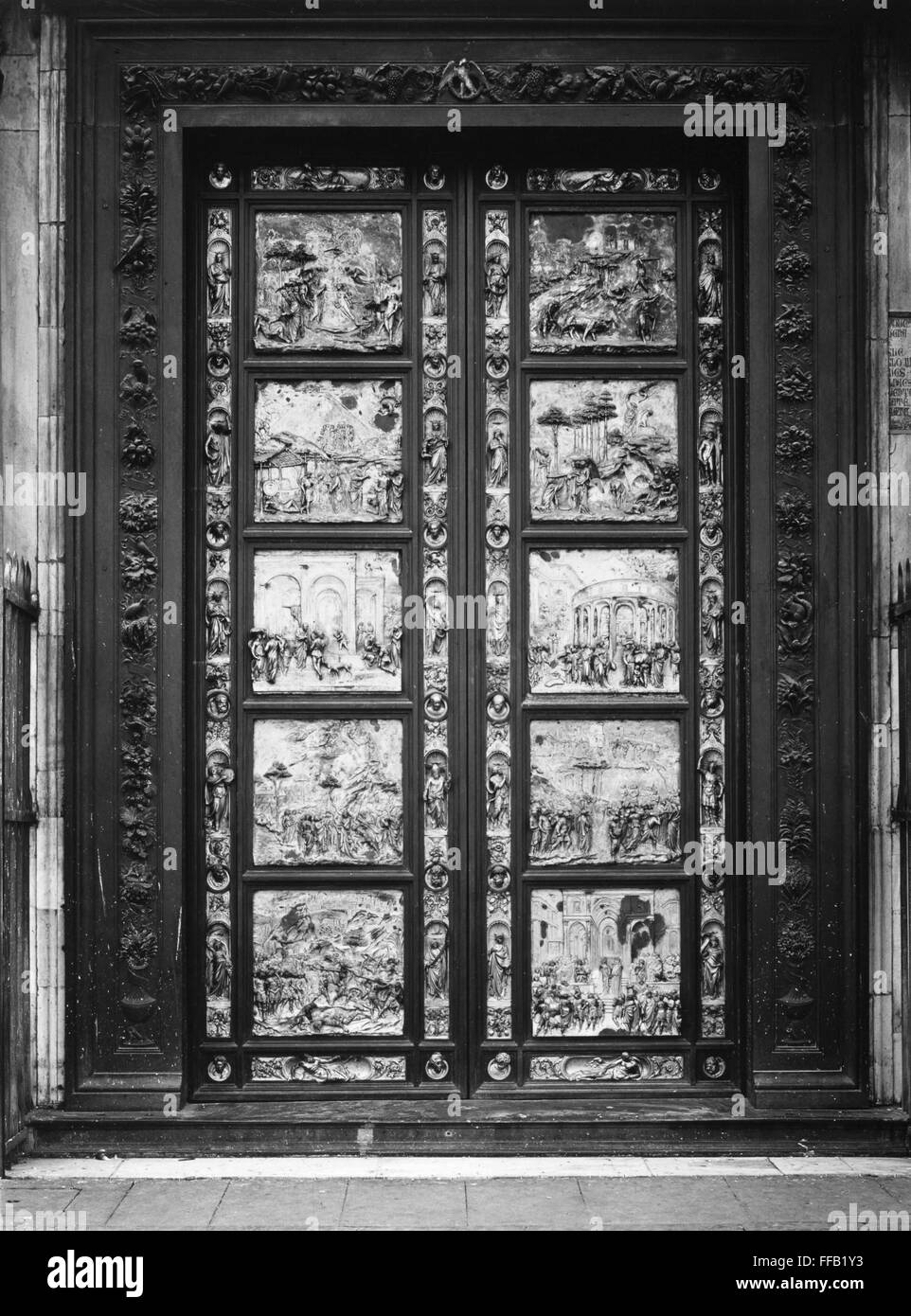 GHIBERTI: i cancelli del paradiso. /NBronze porte del Bapistry di San Giovanni, Firenze, da Lorenzo Ghiberti. Foto Stock