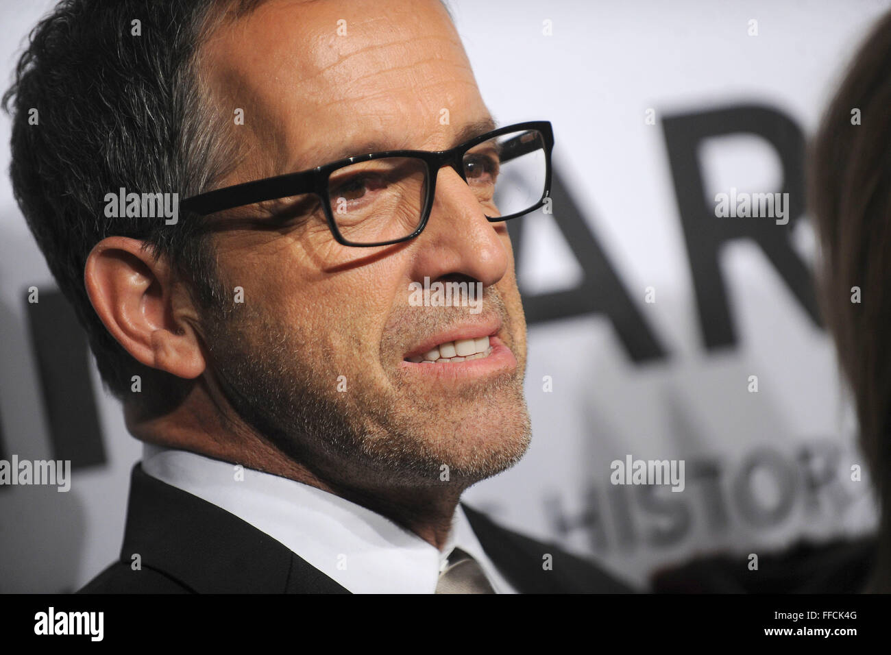 Kenneth Cole assiste il 2016 amfAR New York Gala a Cipriani Wall Street il 10 febbraio 2016 in New York City/picture alliance Foto Stock