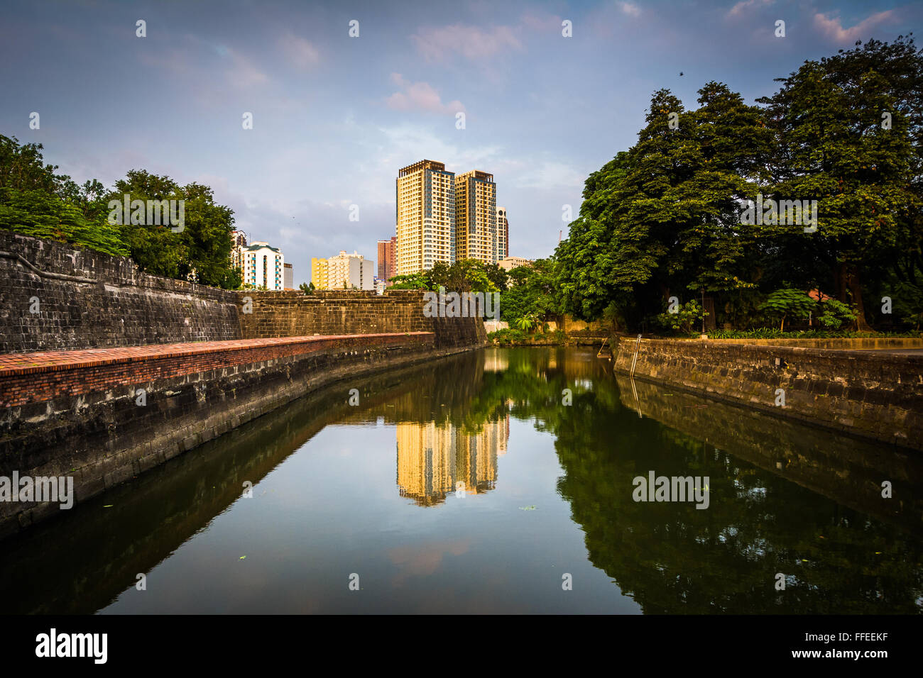 Il fossato al Forte Santiago, Intramuros, Manila, Filippine. Foto Stock