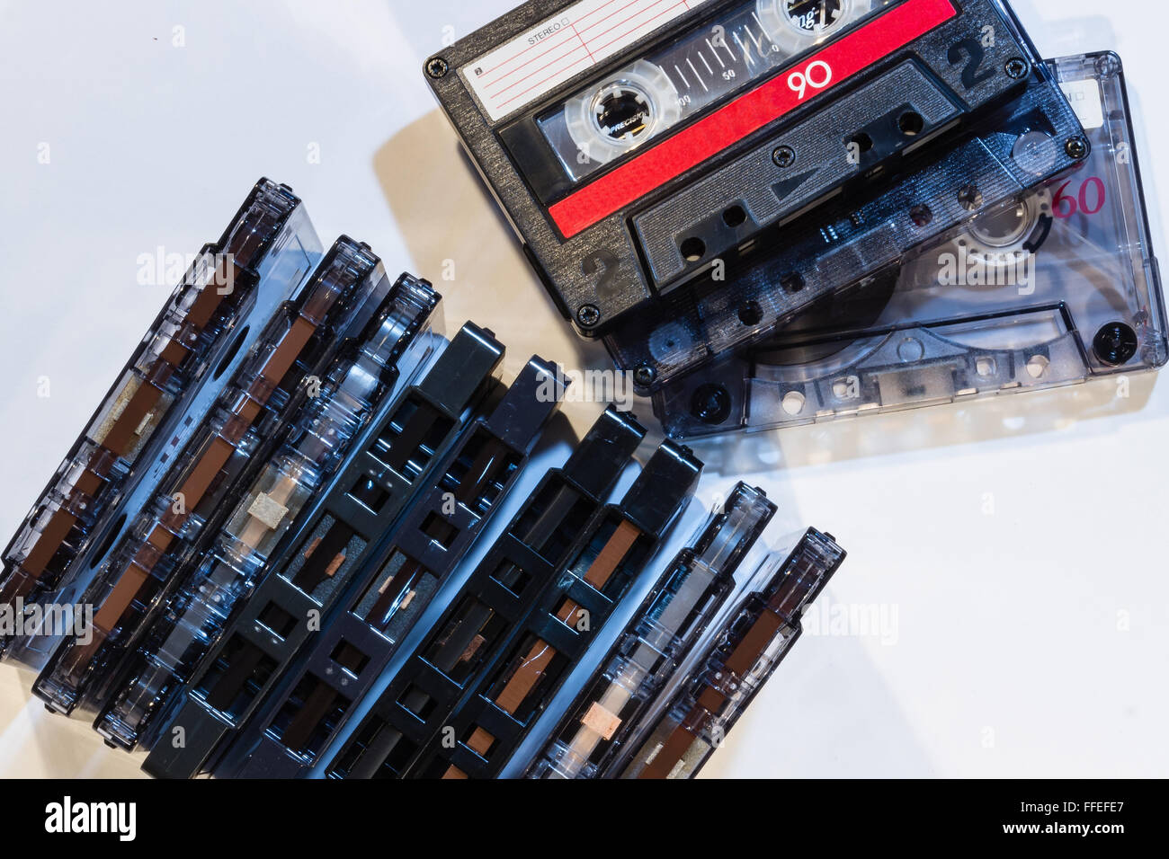 Immagine di un retrò, polveroso, utilizzato, vecchio cassette nastro da 70s 80s 90s. Essa ricorda la storia della musica. Foto Stock