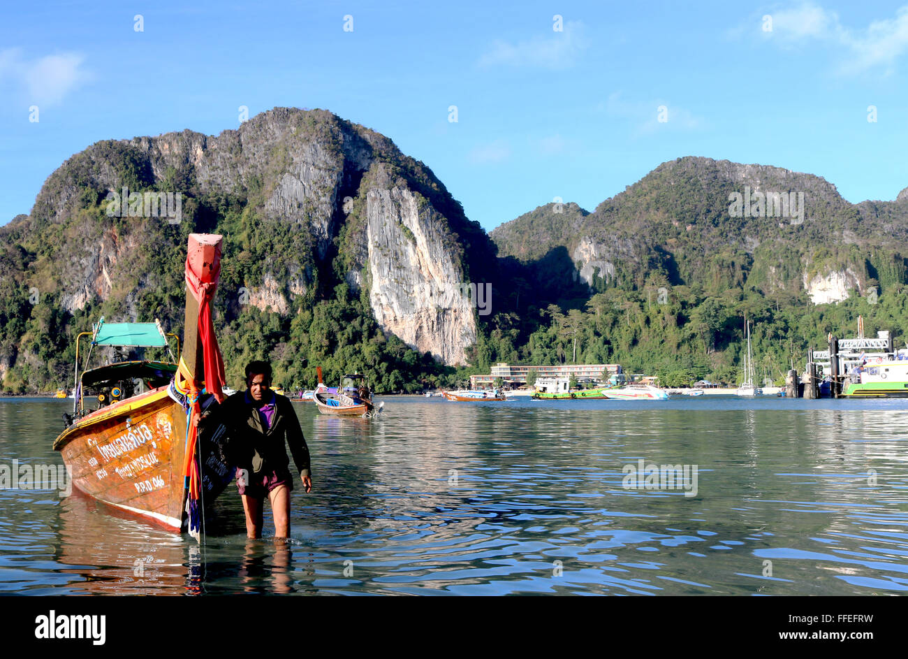 Tailandia Krabi le Isole Phi Phi Koh Phi Phi Don Ao Tonsai Adrian Baker Foto Stock