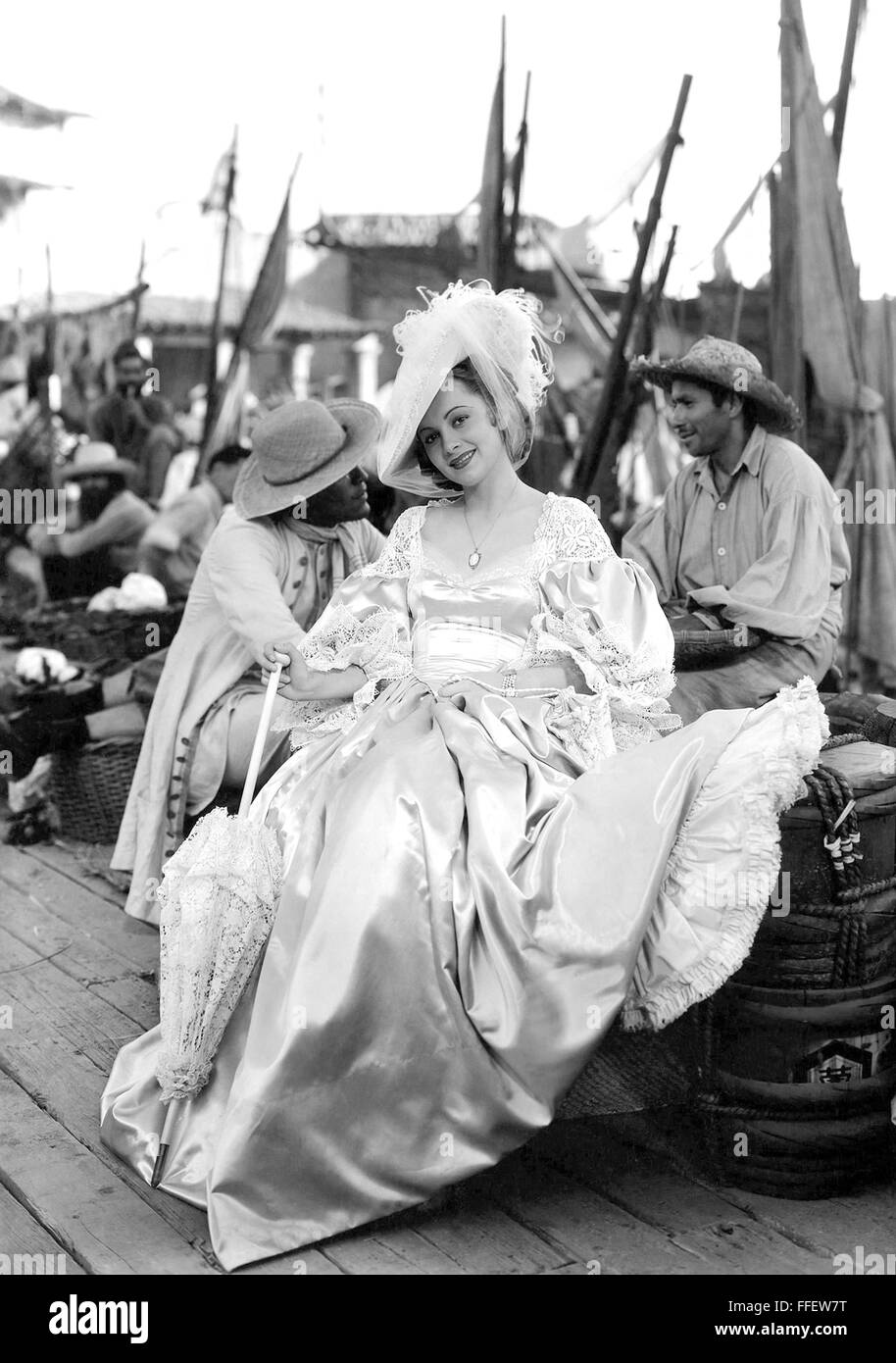 OLIVIA de Havilland anglo-americano attrice cinematografica sul set di capitano di sangue in 1935 Foto Stock