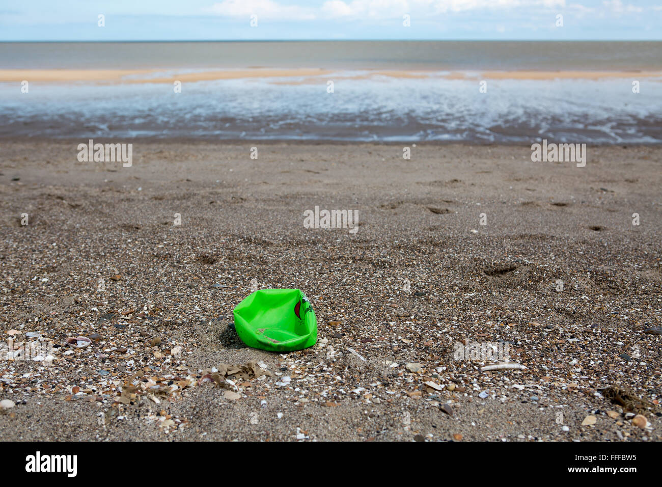 Lavate i rifiuti plastici sulla spiaggia Mablethorpe nel Lincolnshire, England, Regno Unito Foto Stock