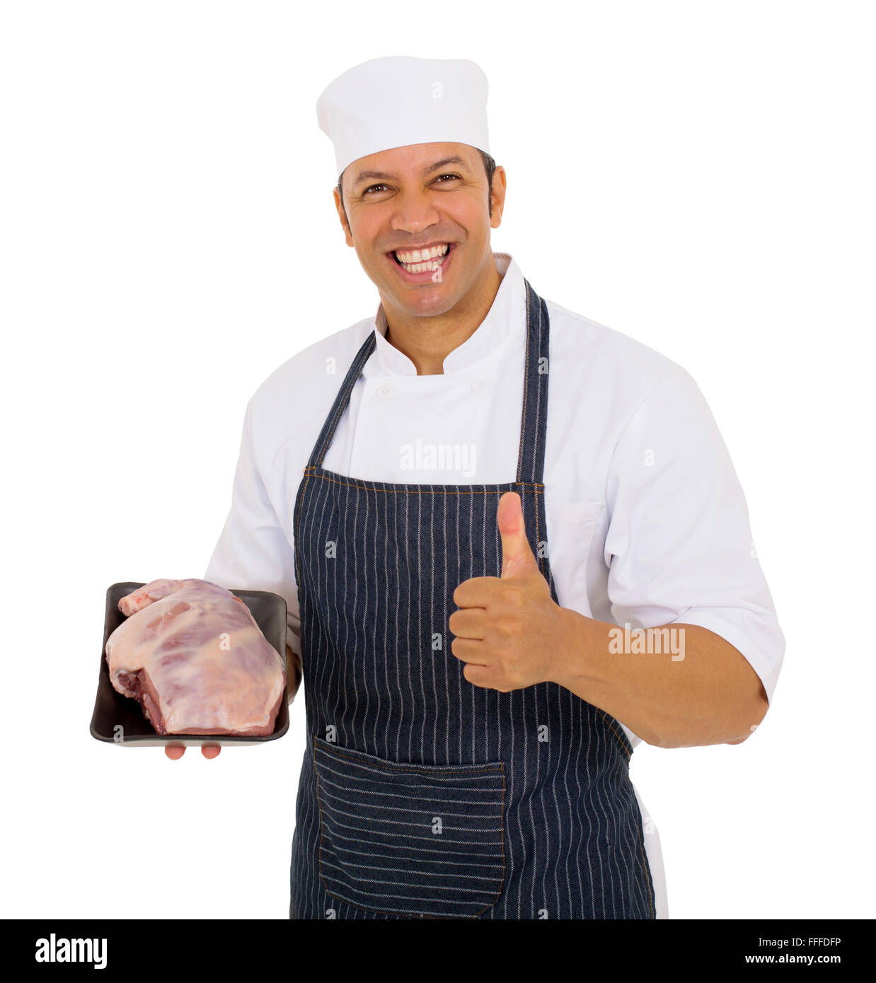 Allegro metà età butcher holding migliori carni di qualità Foto Stock