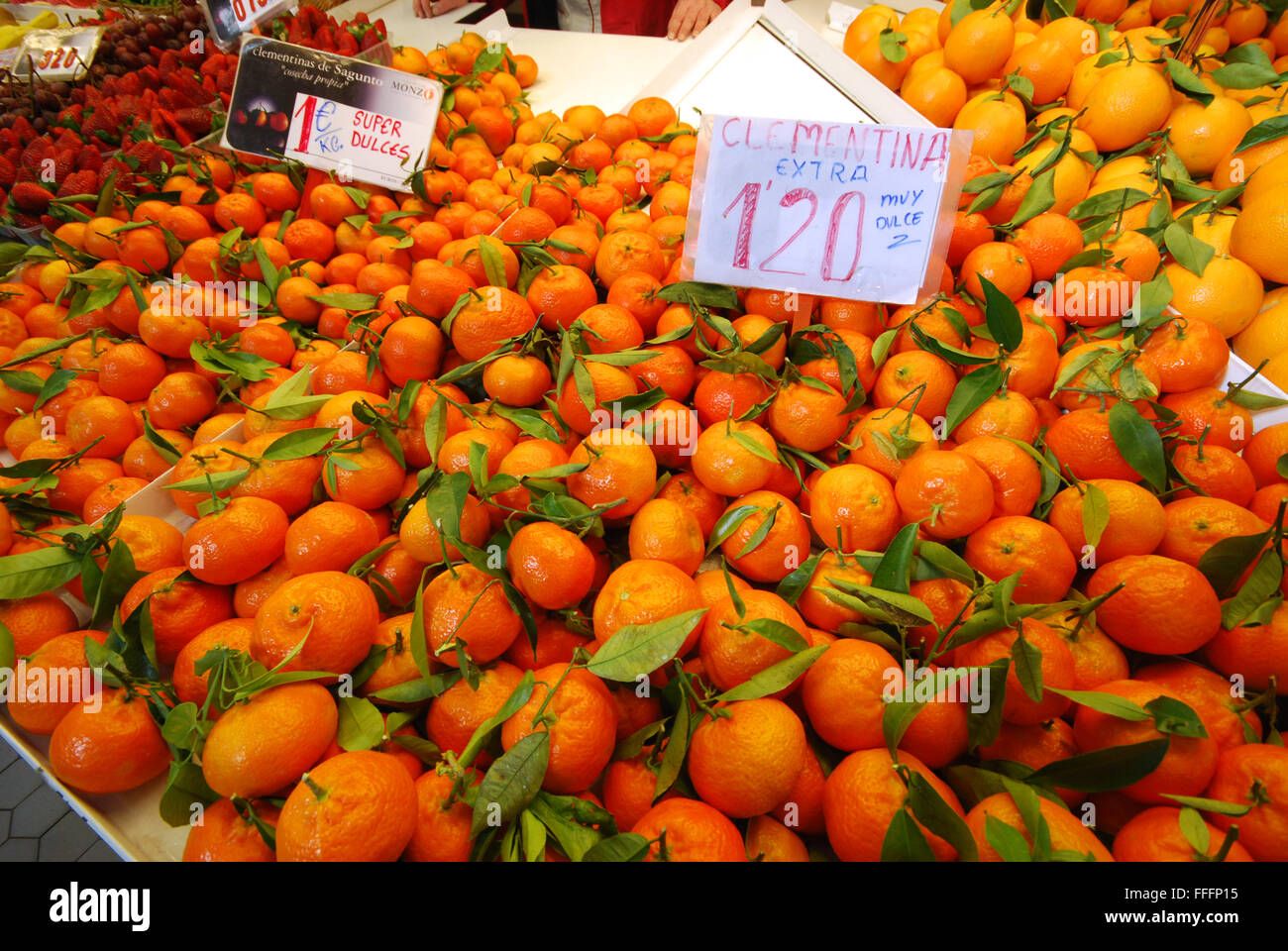 Arance in vendita presso "Mercado Central" Valencia Spagna Foto Stock