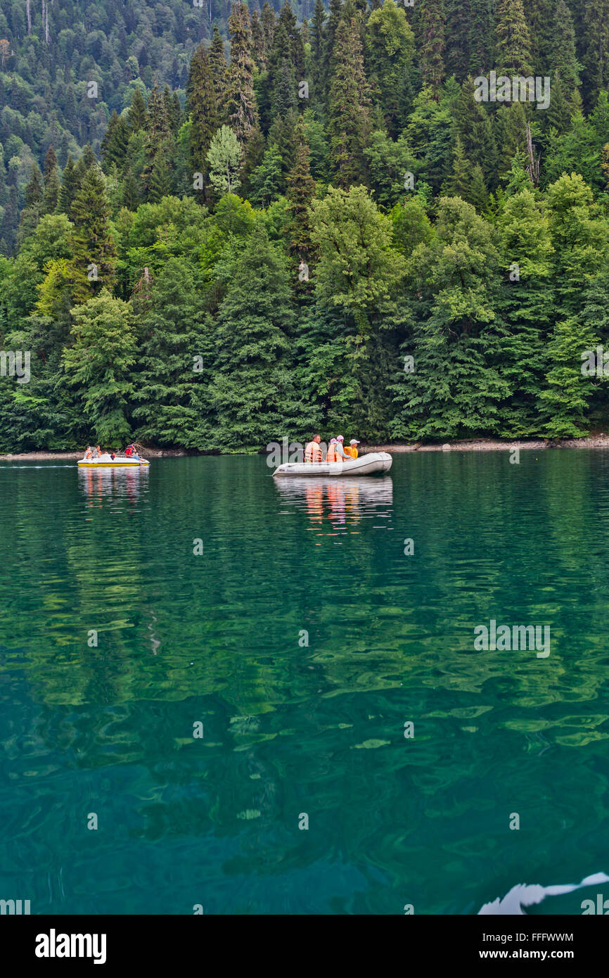Montagna Lago Ritsa, Abkhazia, Georgia Foto Stock