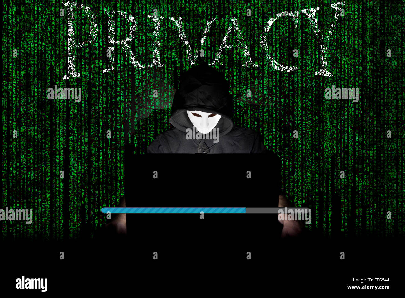 Un uomo mascherato in un laptop che simboleggia i pericoli di Internet. Foto Stock