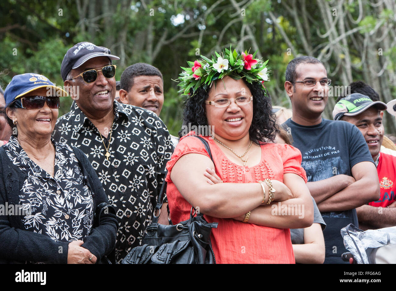 Pubblico dalle isole del Pacifico la visualizzazione gli interpreti di marcia annuale raduno al Festival Pasifika,Auckland, Nuova Zelanda Foto Stock