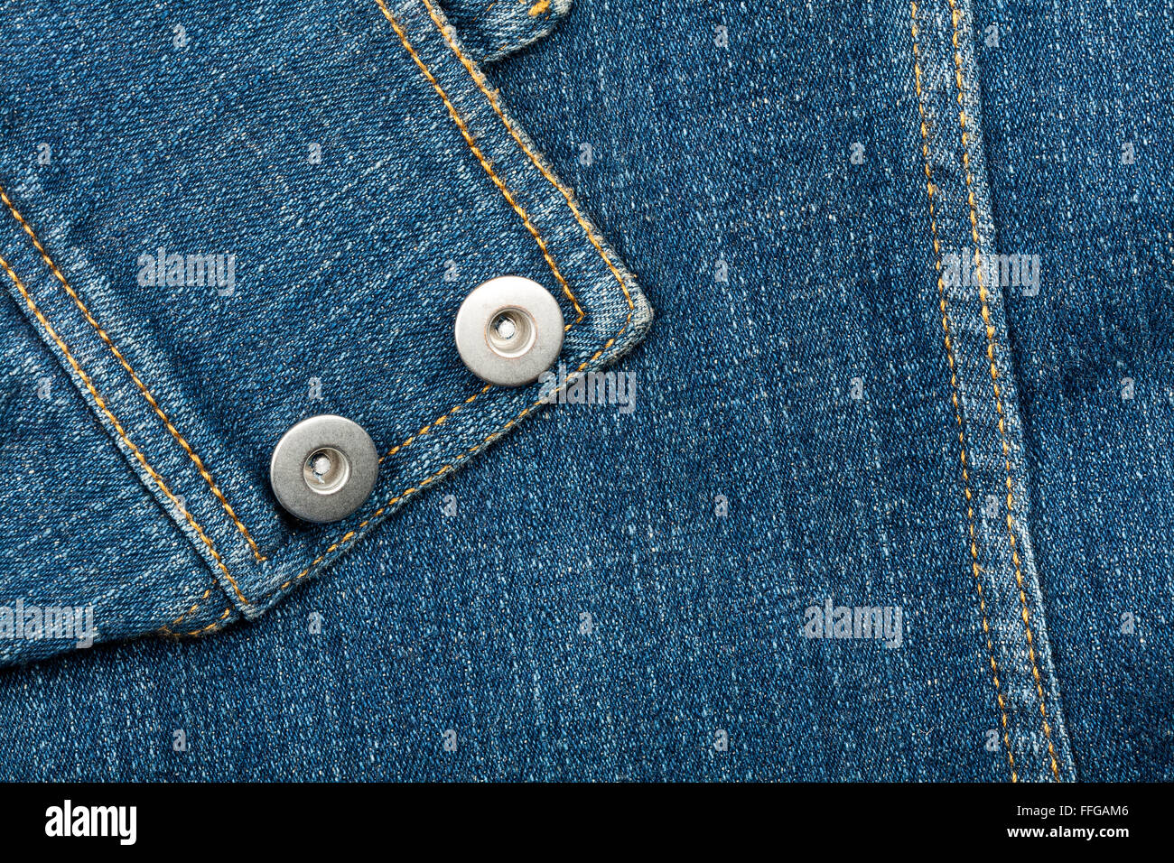 Indossato blue jeans denim texture con pulsanti Foto Stock