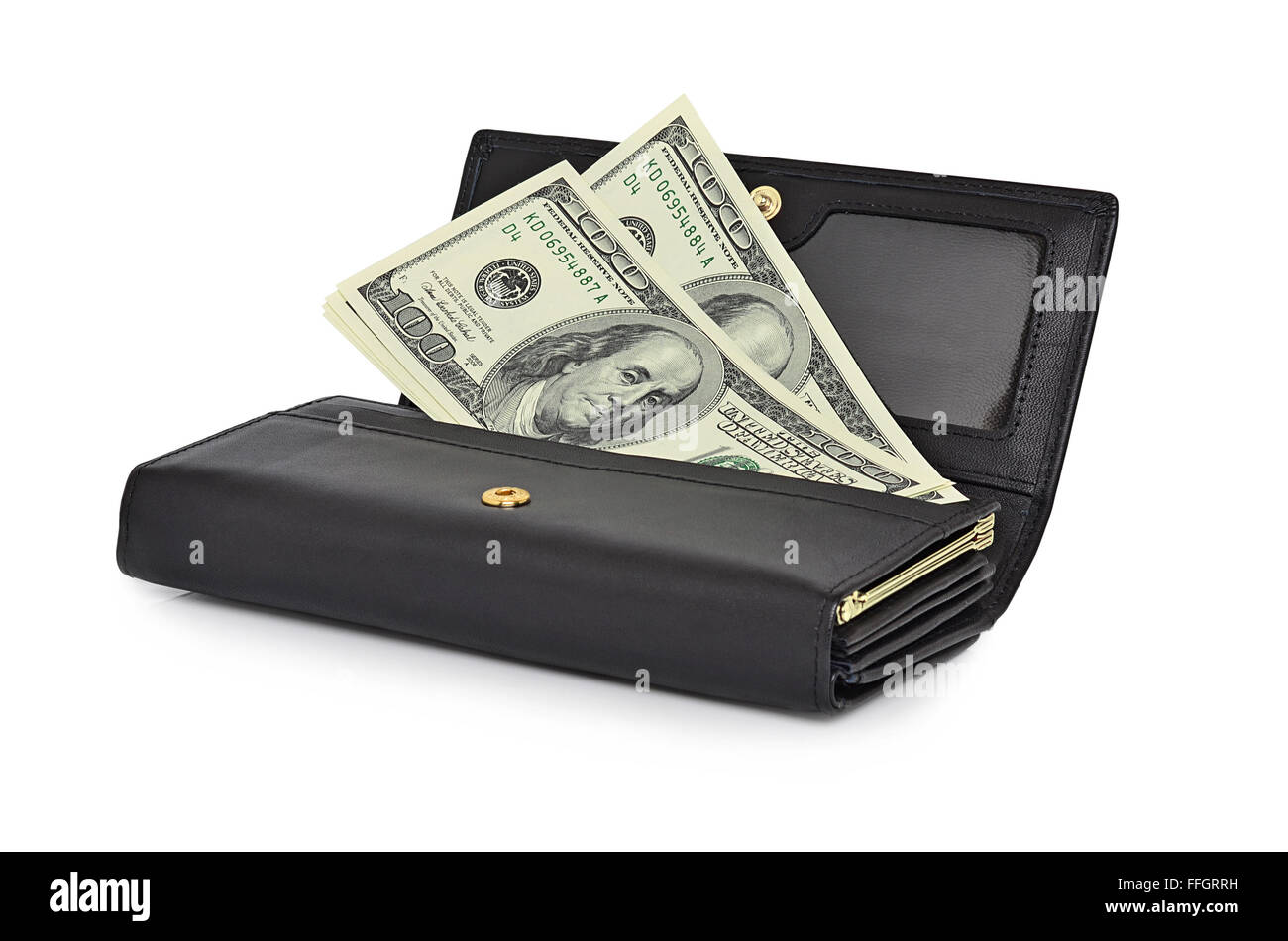 Le fatture del dollaro un centinaio di dollari in una borsa nera isolata su uno sfondo bianco. Foto Stock