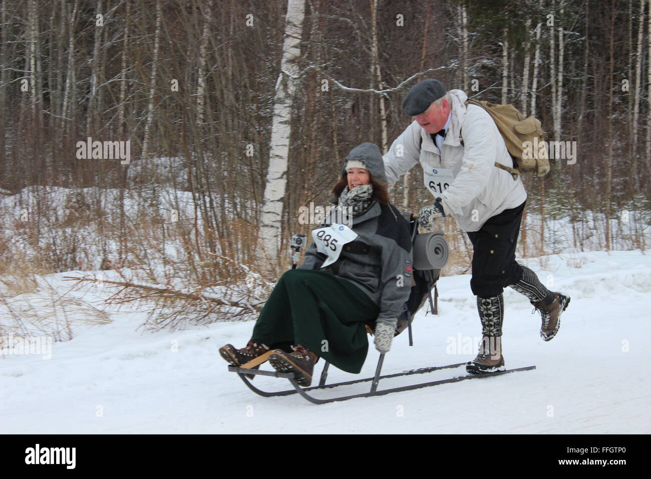 Hurdal, Norvegia. Xiv Febbraio 2016. I concorrenti e il pubblico al kicksled il campionato mondiale di Hurdal con tipici costumi norvegesi. Silje Ekern/Alamy Live News Foto Stock