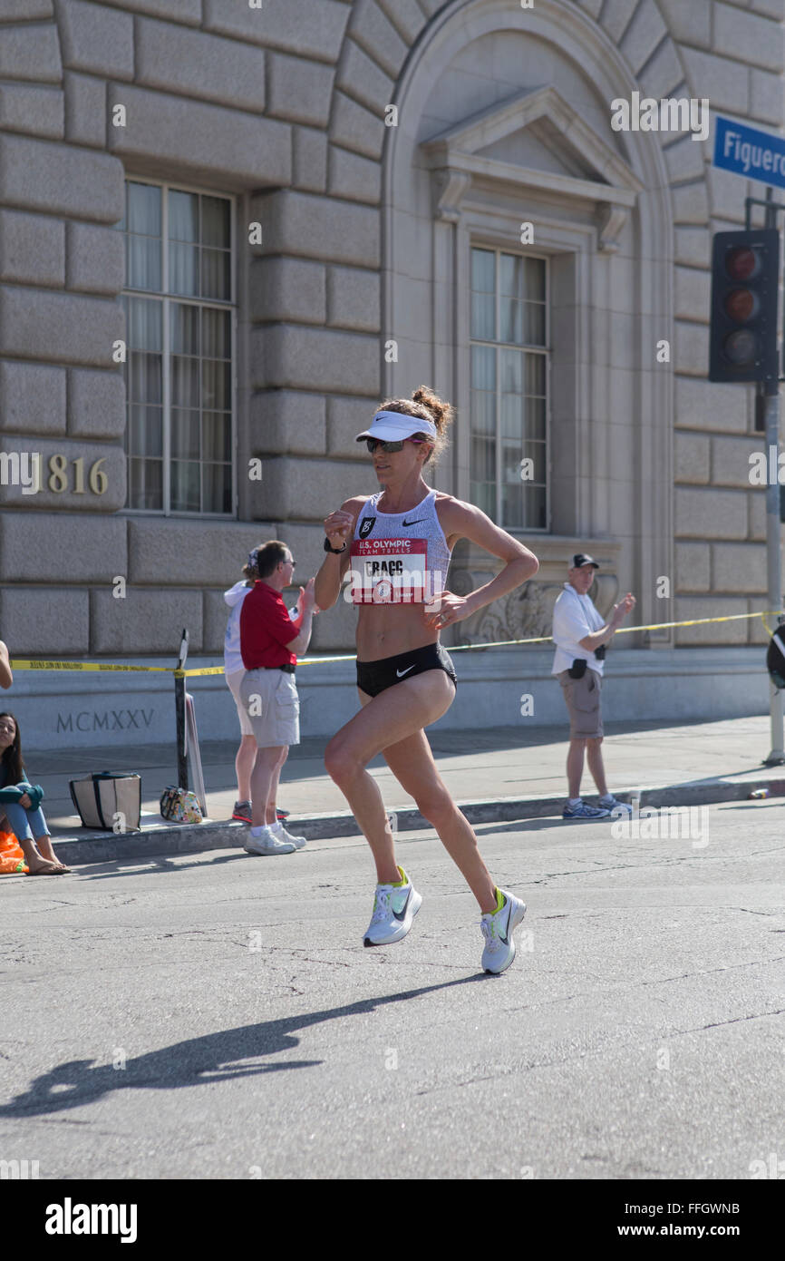 LA, California, USA. Xiii Febbraio, 2016. Amy Cragg: sarebbe cacciare via dal campo per vincere la gara femminile è in un tempo di 2:28:27 Foto Stock