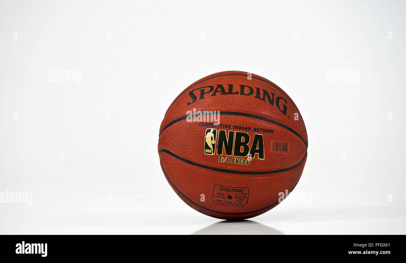 La sedia a rotelle di torneo di pallacanestro è costituito da cinque 10 giocatori, squadre che rappresentano l'esercito, Marine Corps, la marina e la guardia costiera, Air Force e il Comando Operazioni Speciali. Le squadre sono richiesti per avere un minimo di due giocatori con arto inferiore i fuoriservizio alla corte in corrispondenza di tutti i tempi. Foto Stock