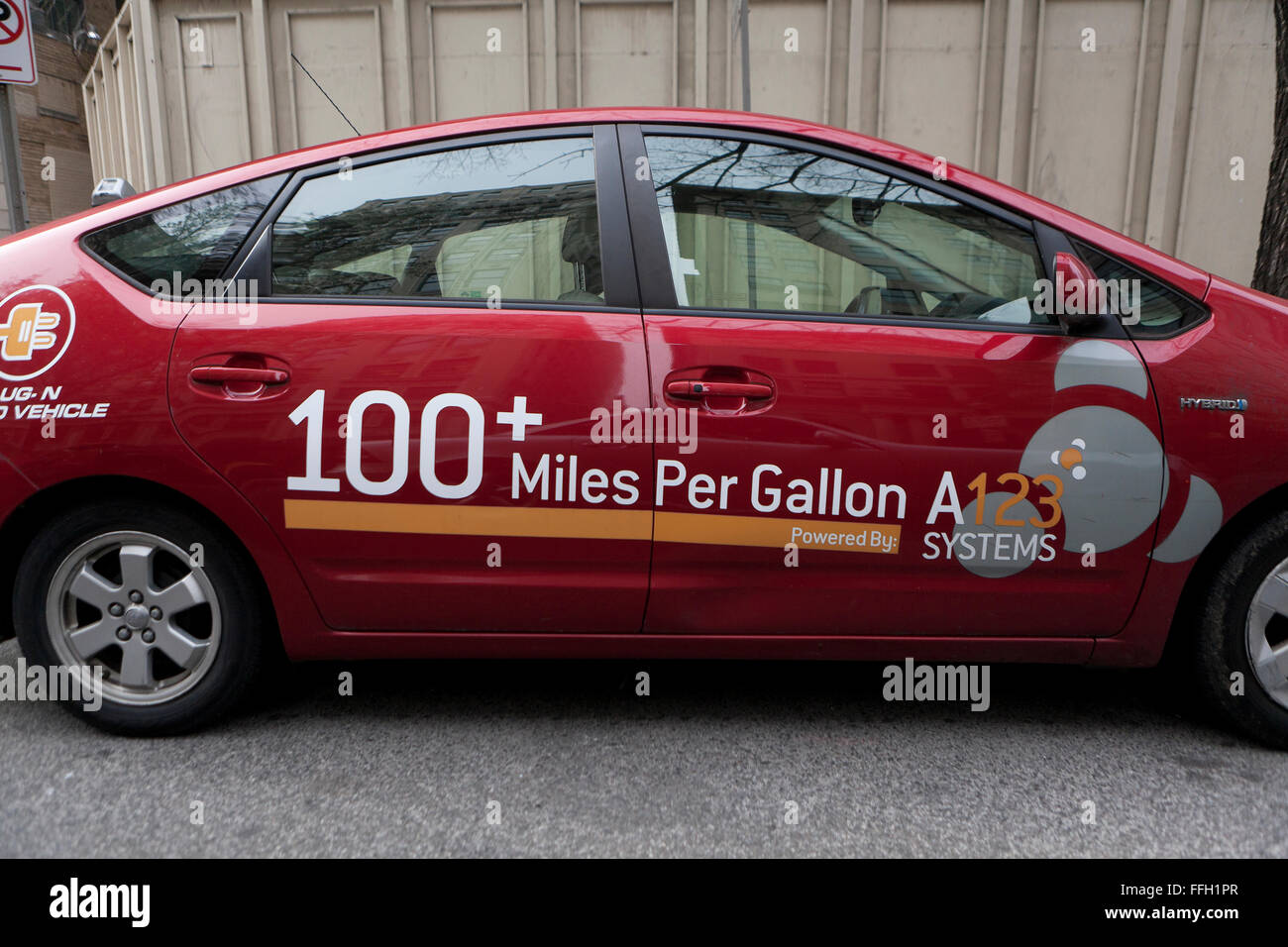 Una Toyota Prius ibrida auto, ridisegnato da un123 Sistemi, con un 100+ miglia per gallone rivendicazione - USA Foto Stock