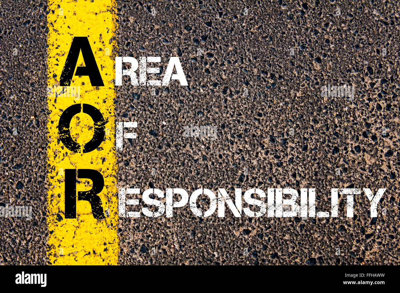 Concetto di immagine del Business acronimo AOR Area di Responsabilità ha scritto sopra la segnaletica stradale vernice gialla linea Foto Stock