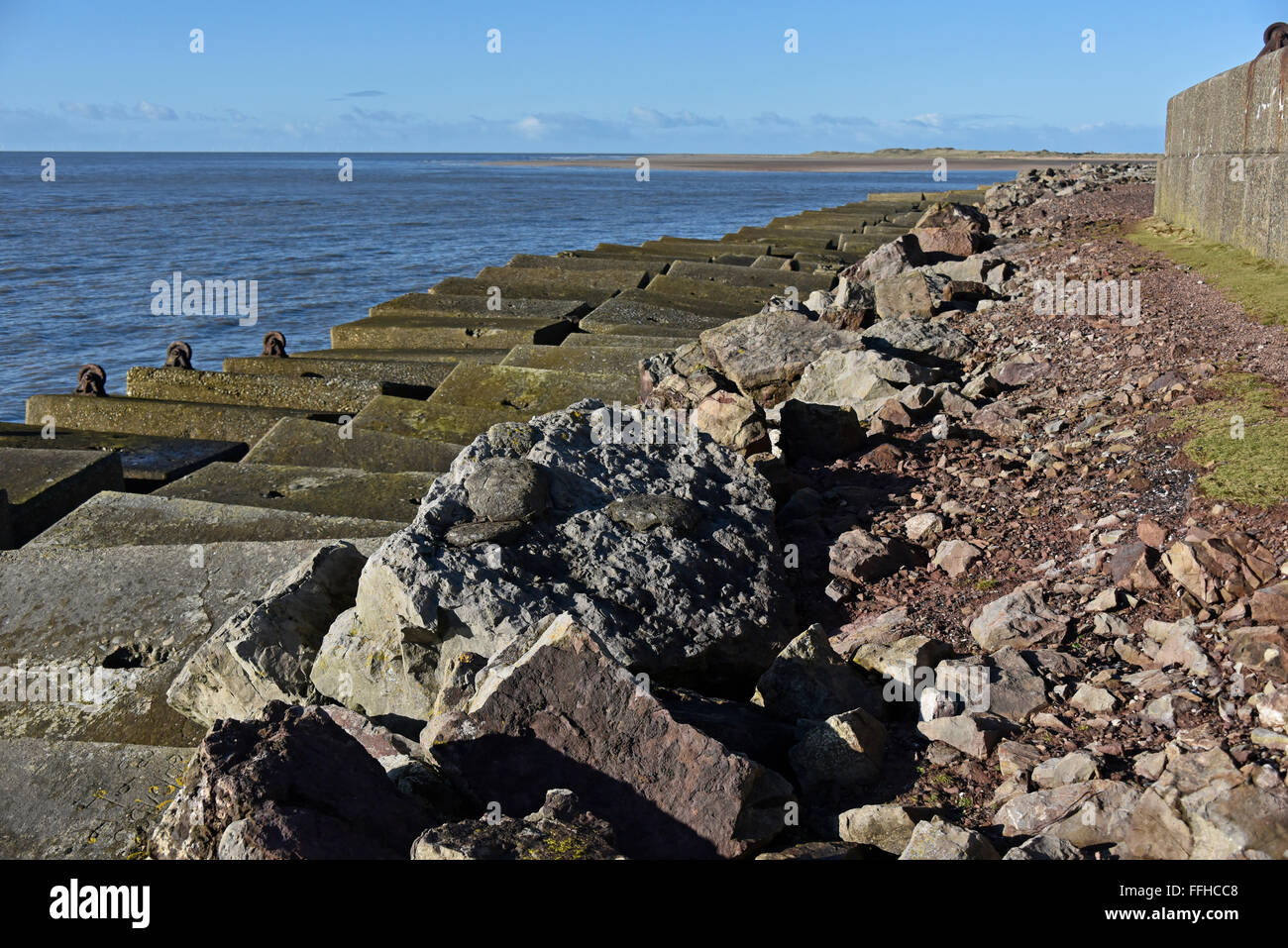 Le difese del mare. La barriera esterna, Hodbarrow, Millom, Cumbria, England, Regno Unito, Europa. Foto Stock