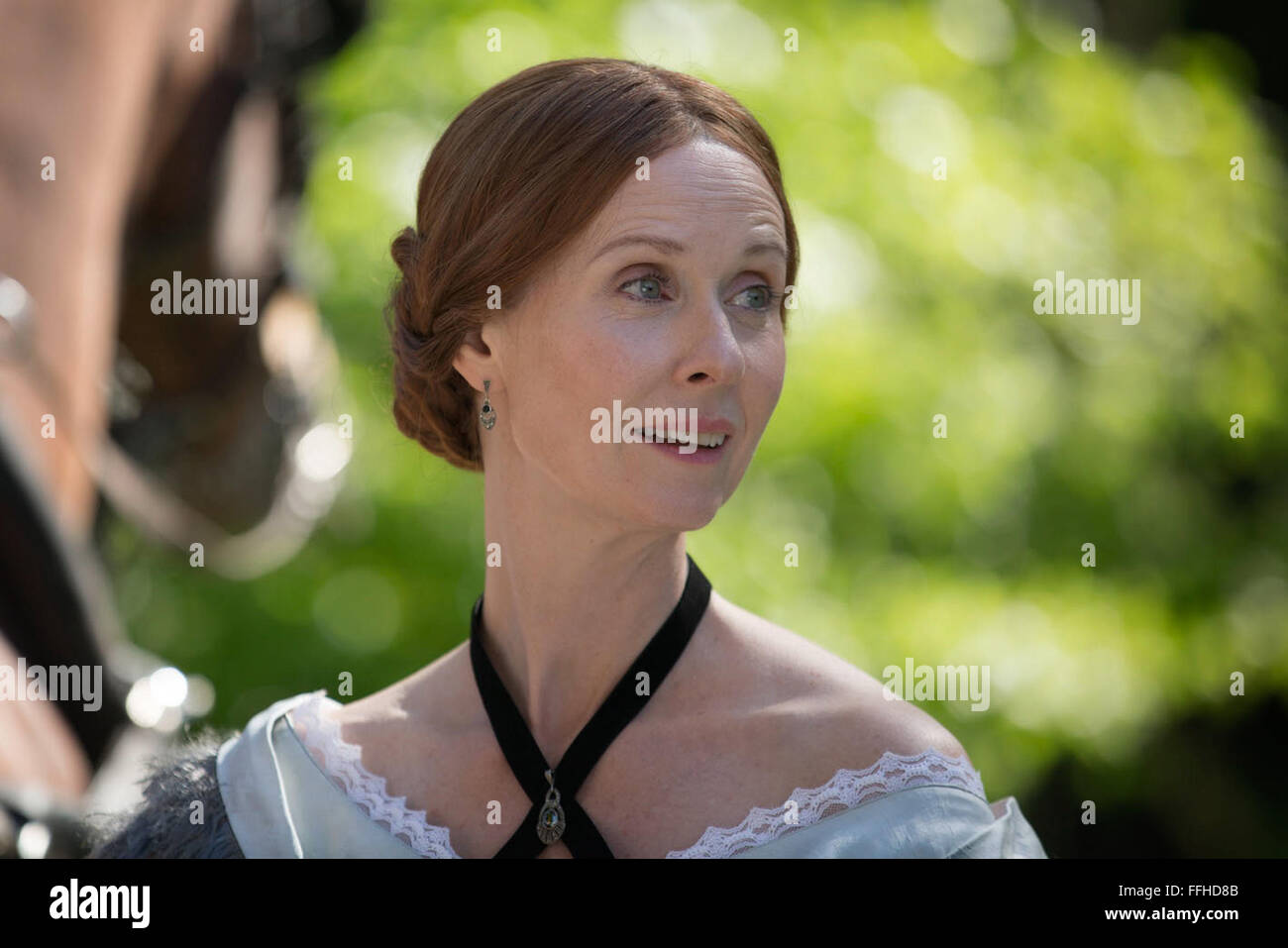 Una tranquilla passione è una imminente angloamericano film biografico Diretto e scritto da Terence Davies. Le stelle del cinema di Cynthia Nixon come un reclusive poeta americano Emily Dickinson. Questa fotografia è per il solo uso editoriale ed è il copyright del film company e/o il fotografo assegnato dal film o società di produzione e può essere riprodotto solo da pubblicazioni in congiunzione con la promozione del film di cui sopra. Un credito per il film company è richiesto. Il fotografo deve anche essere accreditato quando noto. Foto Stock