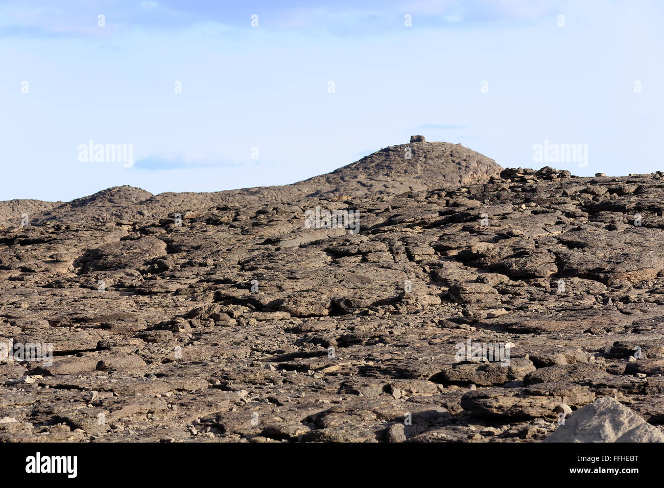 Paesaggio pietroso-se.sezione-Danakil deserto al N.di Semera città. Dalla strada che conduce al Lago Afrera Saltworks-Ethiopia. Foto Stock