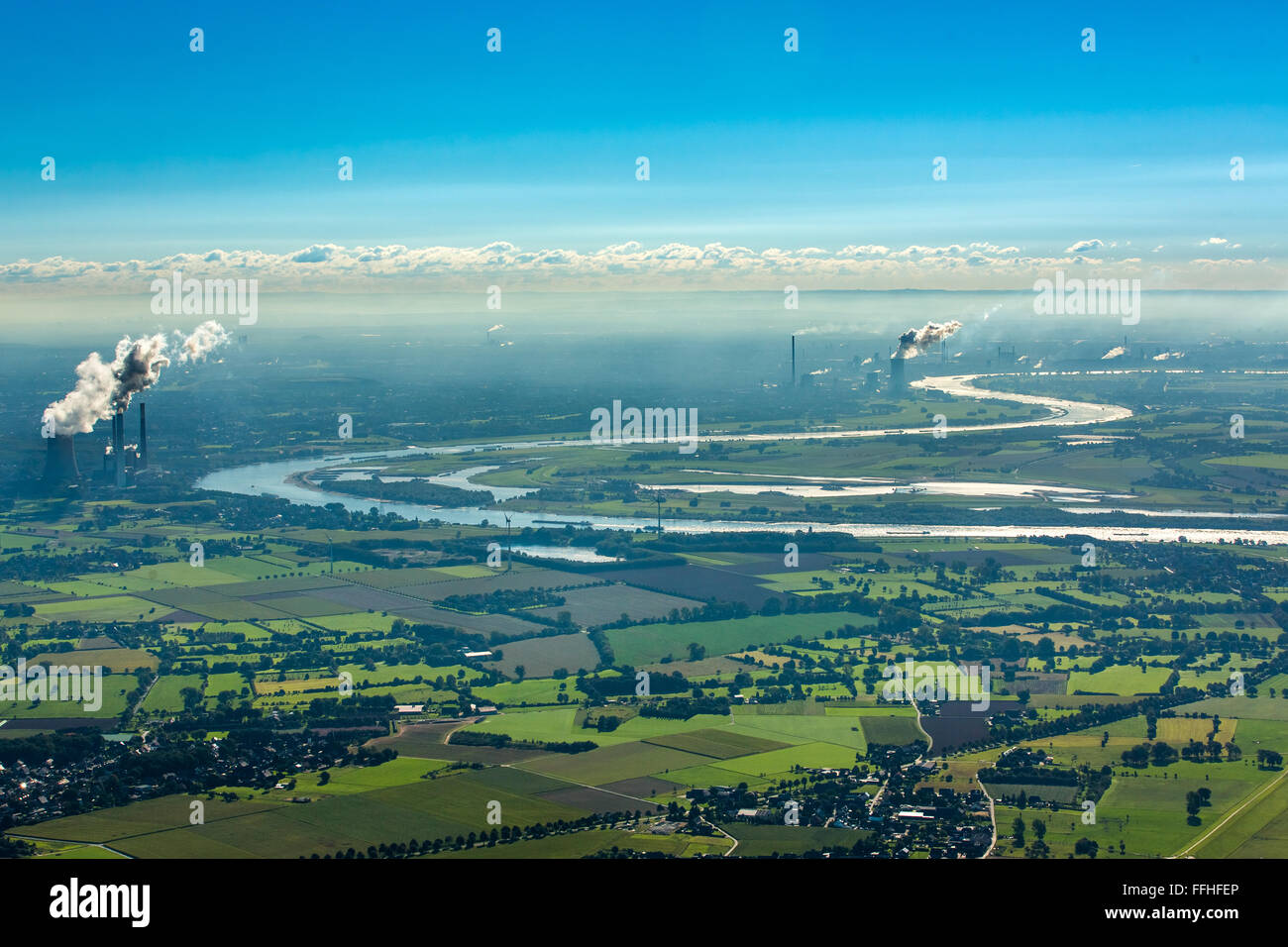 Vista aerea, Reno meandro del Voerde Duisburg e visto da Rheinberg, corso del Reno, regione del Basso Reno idillio,paesaggi industriali Foto Stock