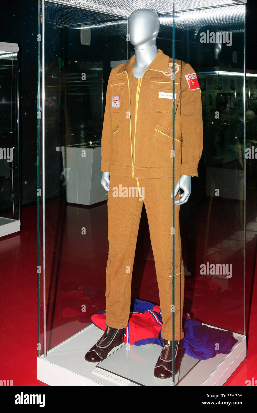 Tuta di volo del cosmonauta sovietico Vladimir Dzhanibekov (1942) presso il Memorial Museum di Astronautica a Mosca, Russia Foto Stock