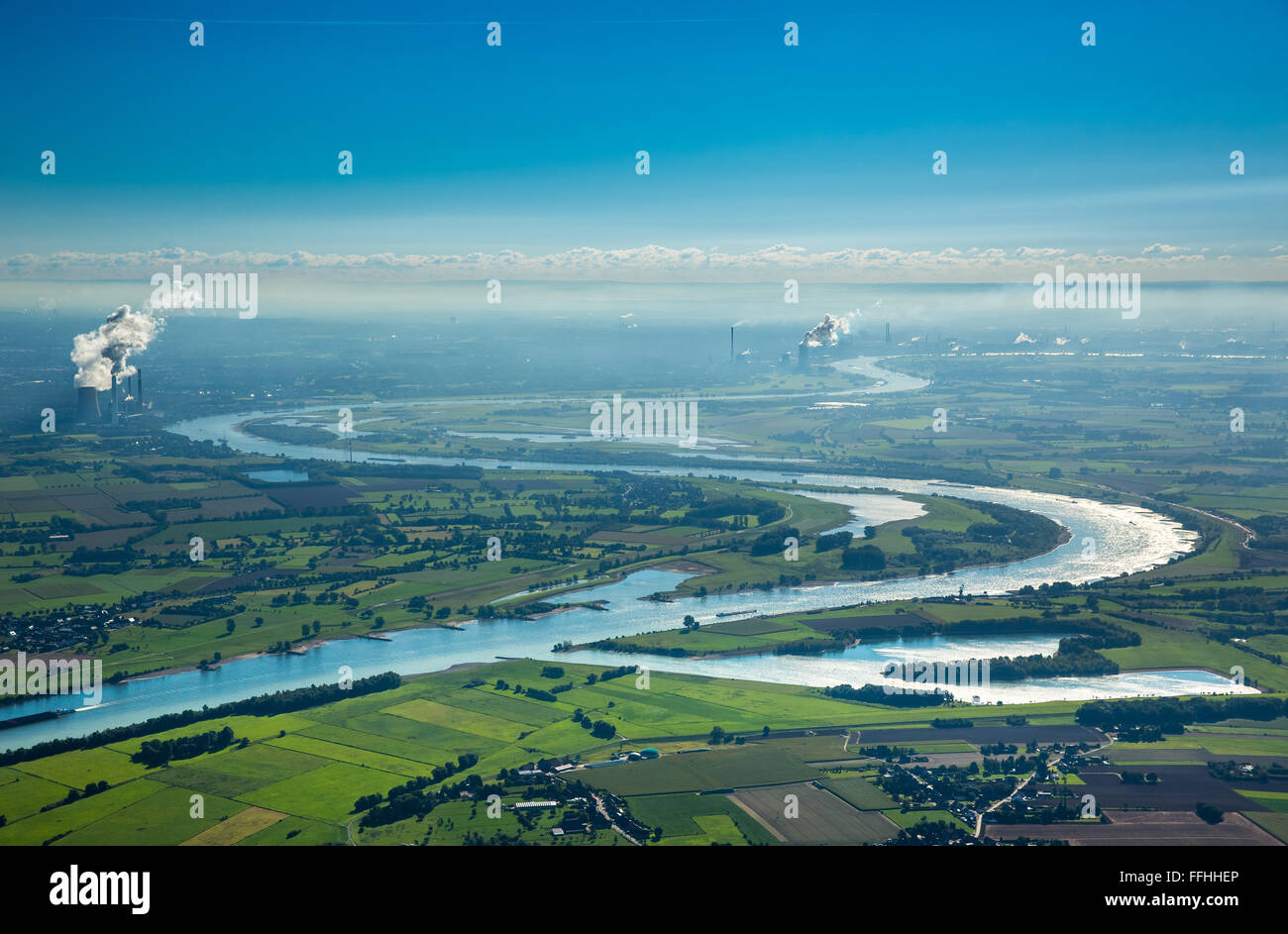 Vista aerea, Reno meandro del Voerde Duisburg e visto da Rheinberg, corso del Reno, regione del Basso Reno idillio,paesaggi industriali Foto Stock
